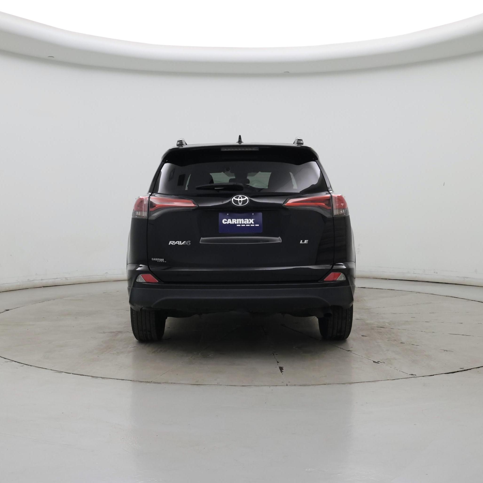 Thumbnail: 2017 Toyota RAV4 - 8