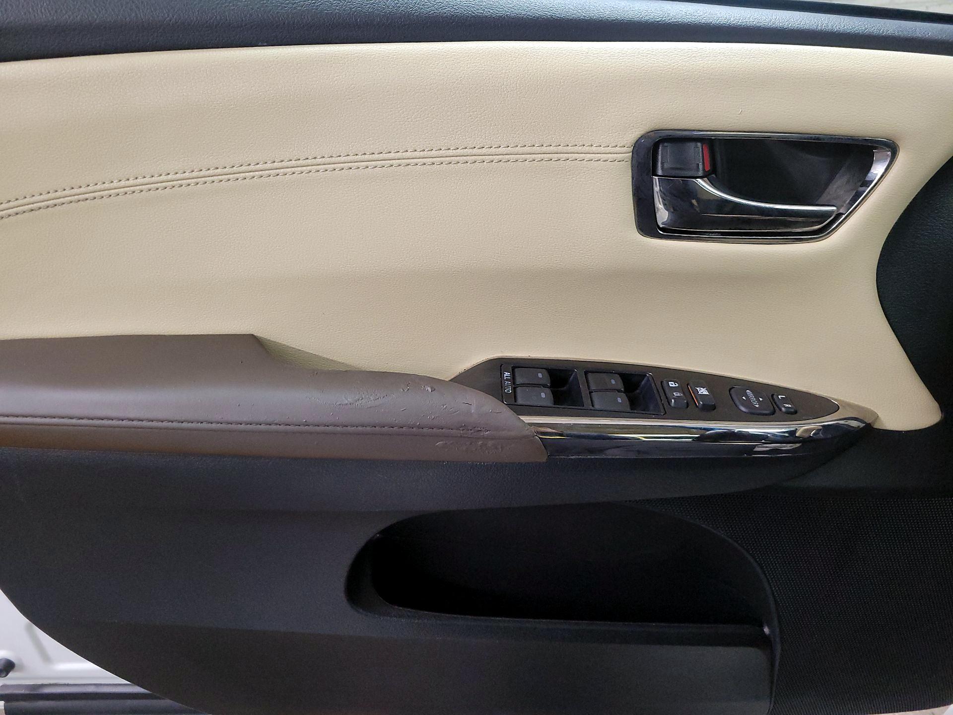 Thumbnail: 2015 Toyota Avalon - 12