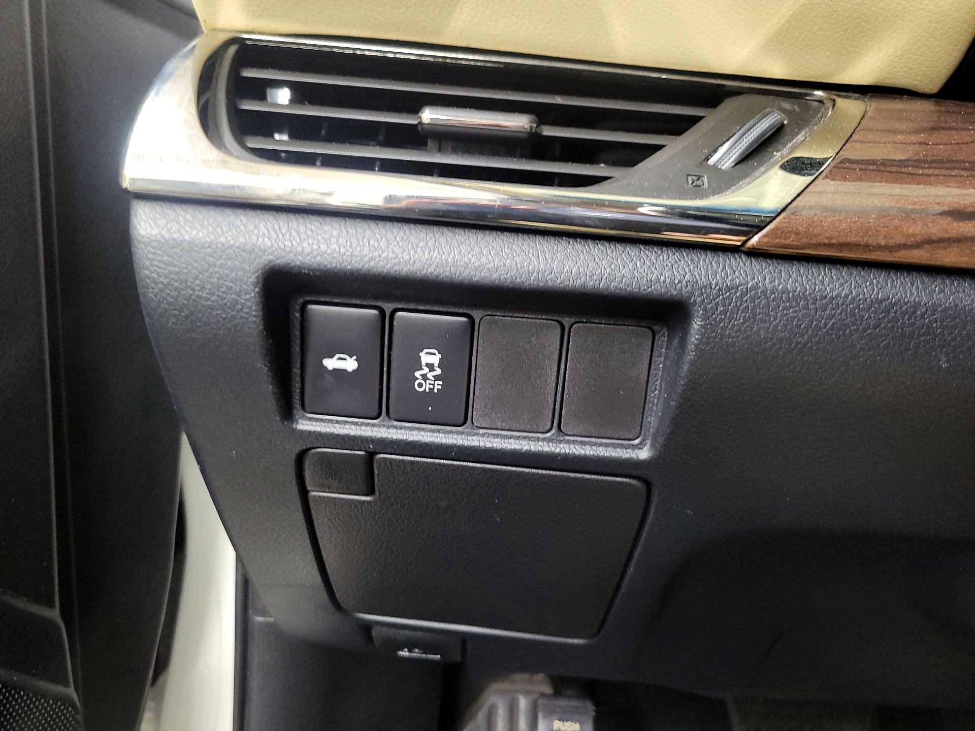 Thumbnail: 2015 Toyota Avalon - 13