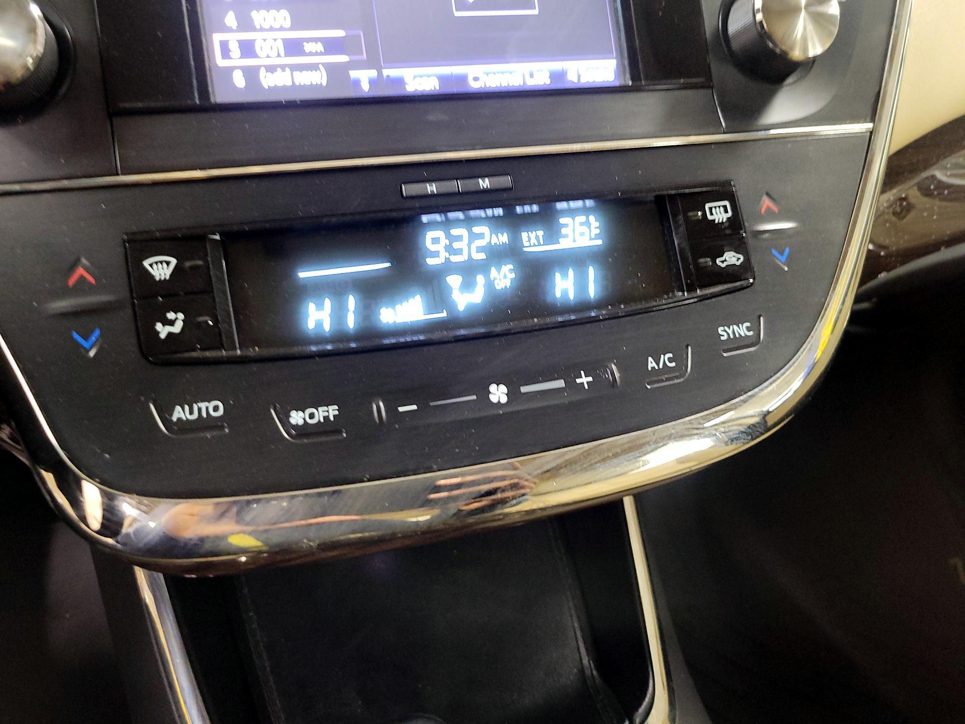 Thumbnail: 2015 Toyota Avalon - 16