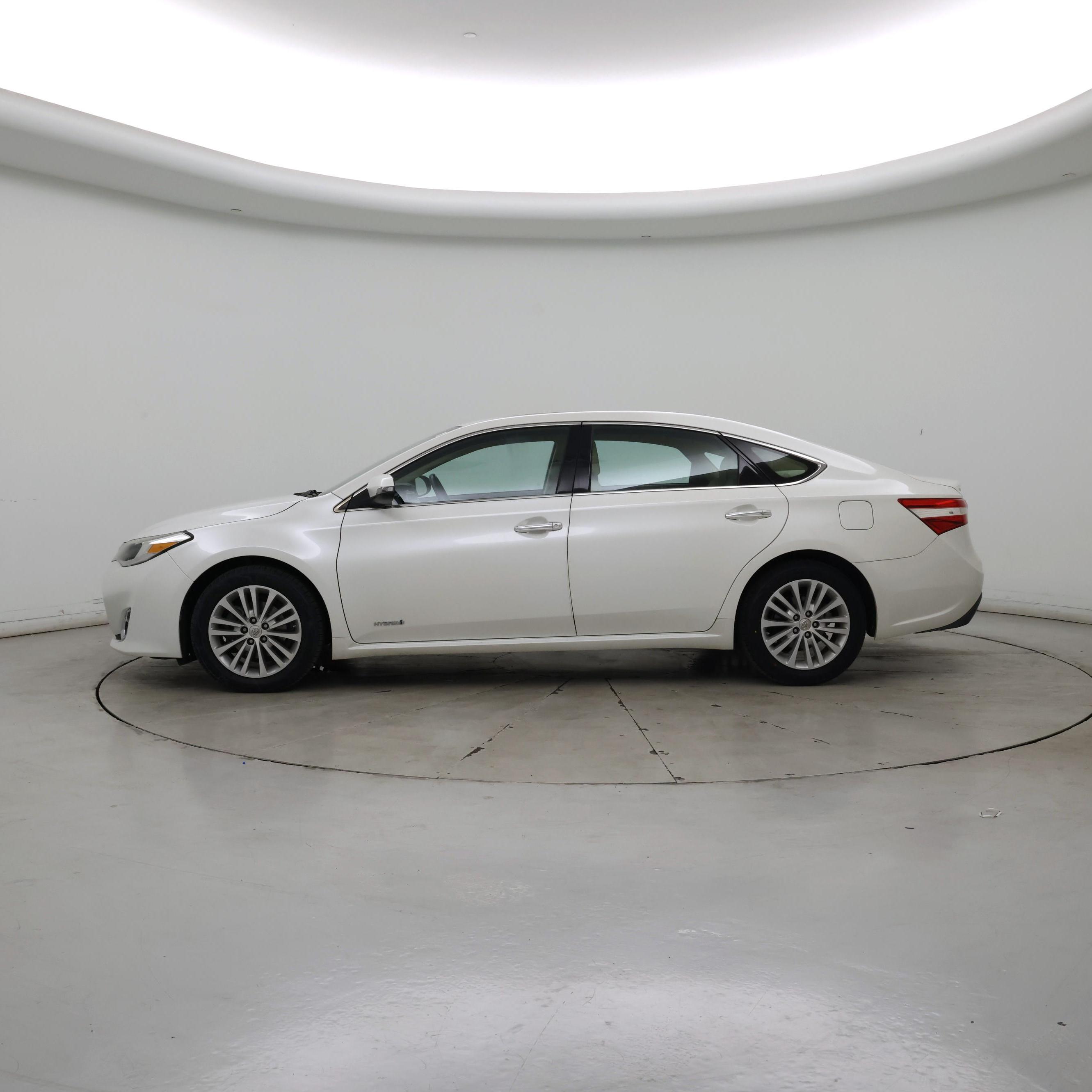 Thumbnail: 2015 Toyota Avalon - 3