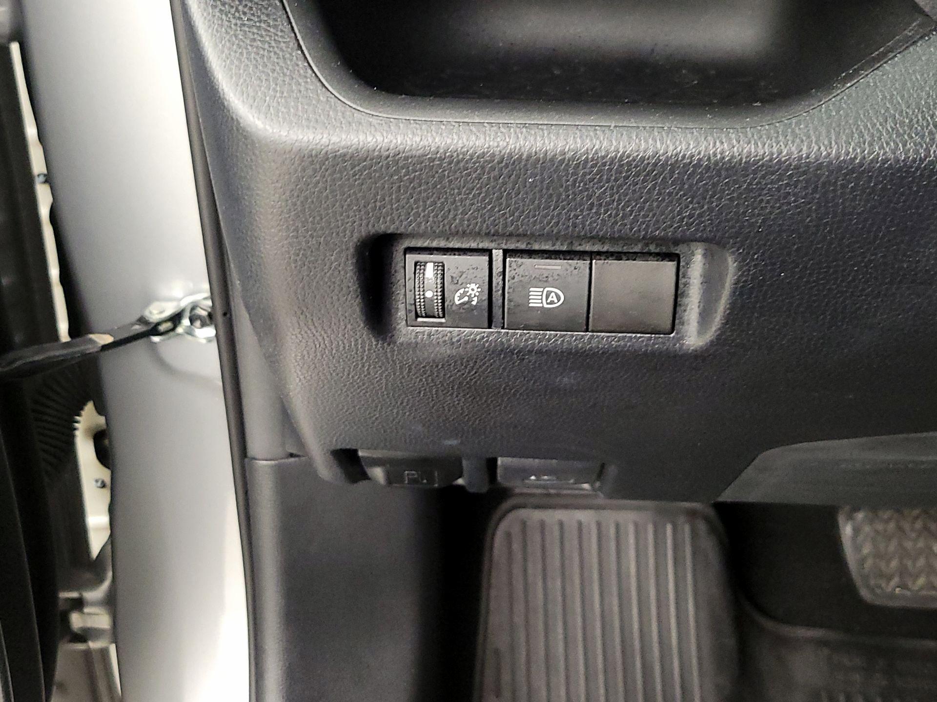 Thumbnail: 2020 Toyota RAV4 - 13