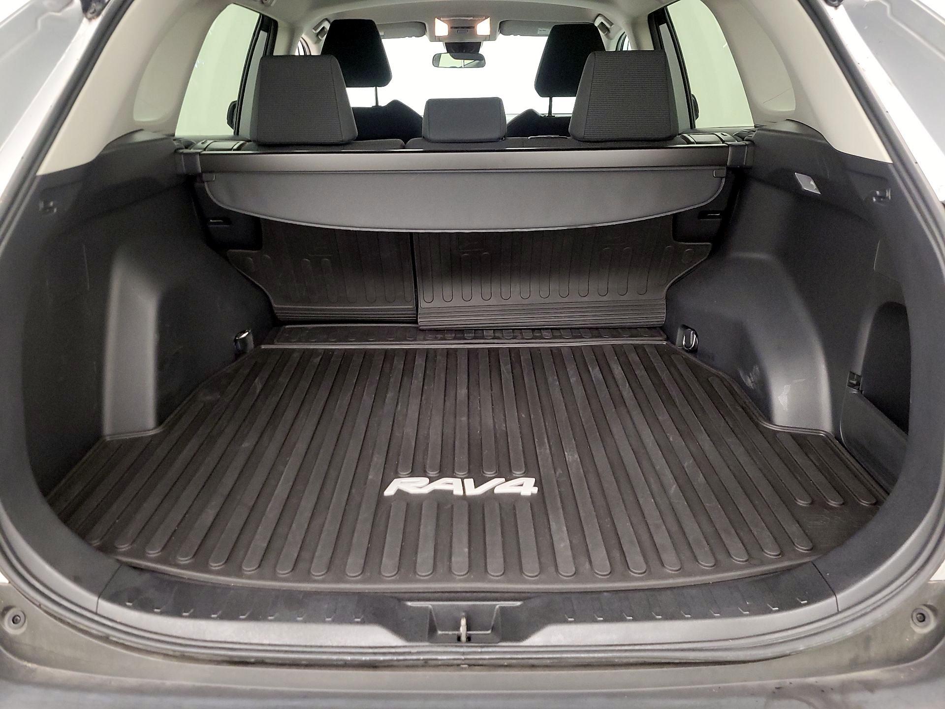 Thumbnail: 2020 Toyota RAV4 - 20