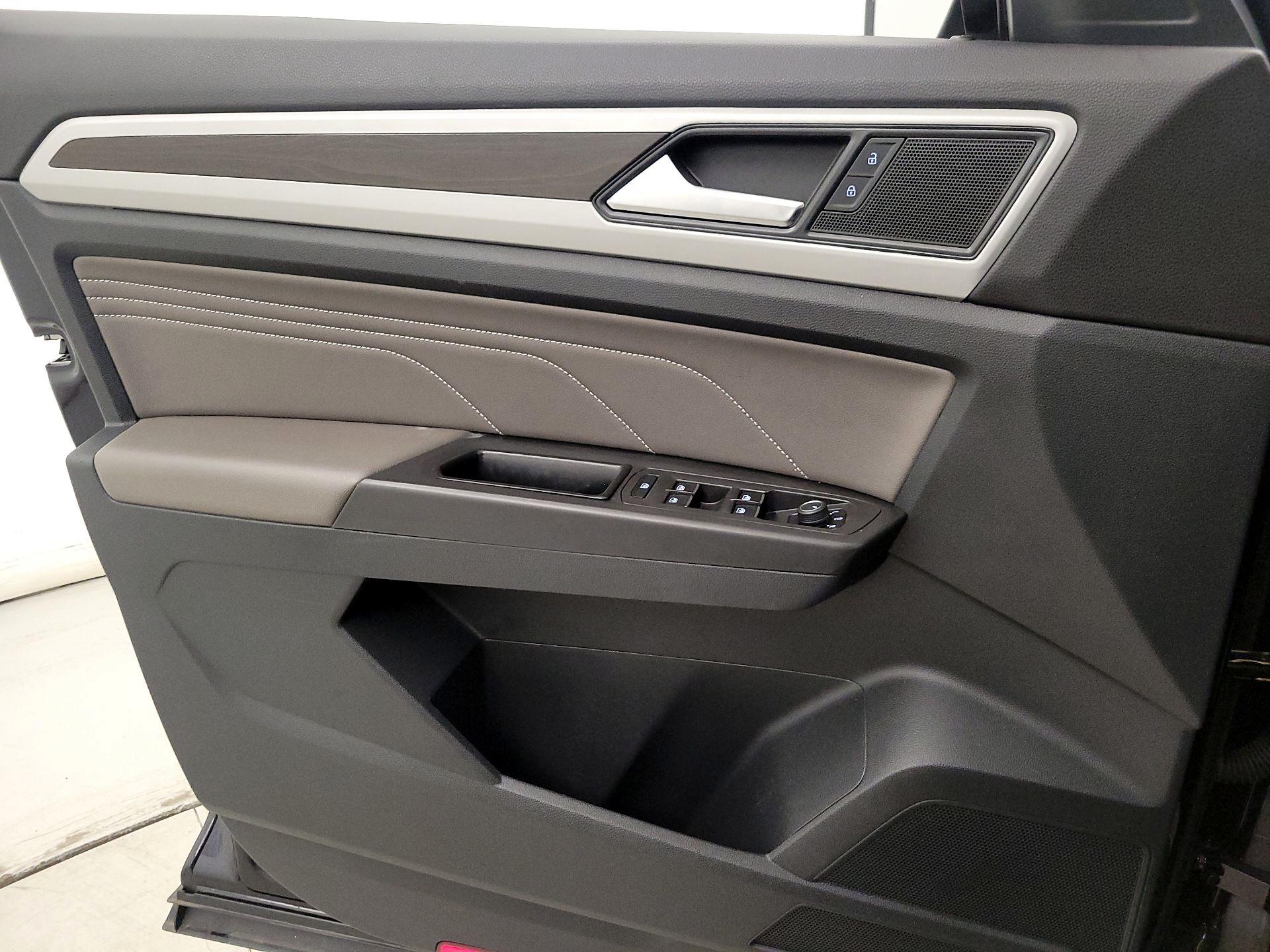 Thumbnail: 2022 Volkswagen Atlas - 12