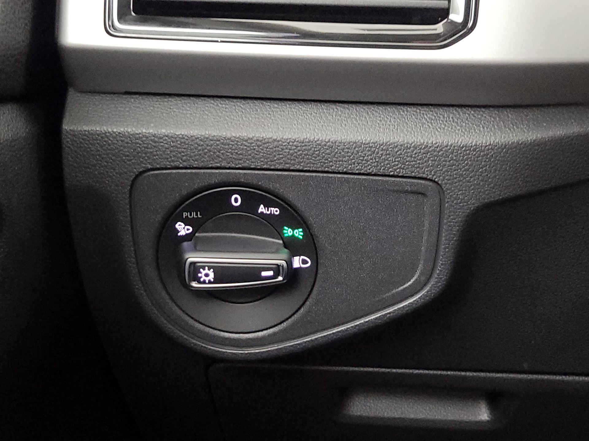 Thumbnail: 2022 Volkswagen Atlas - 13