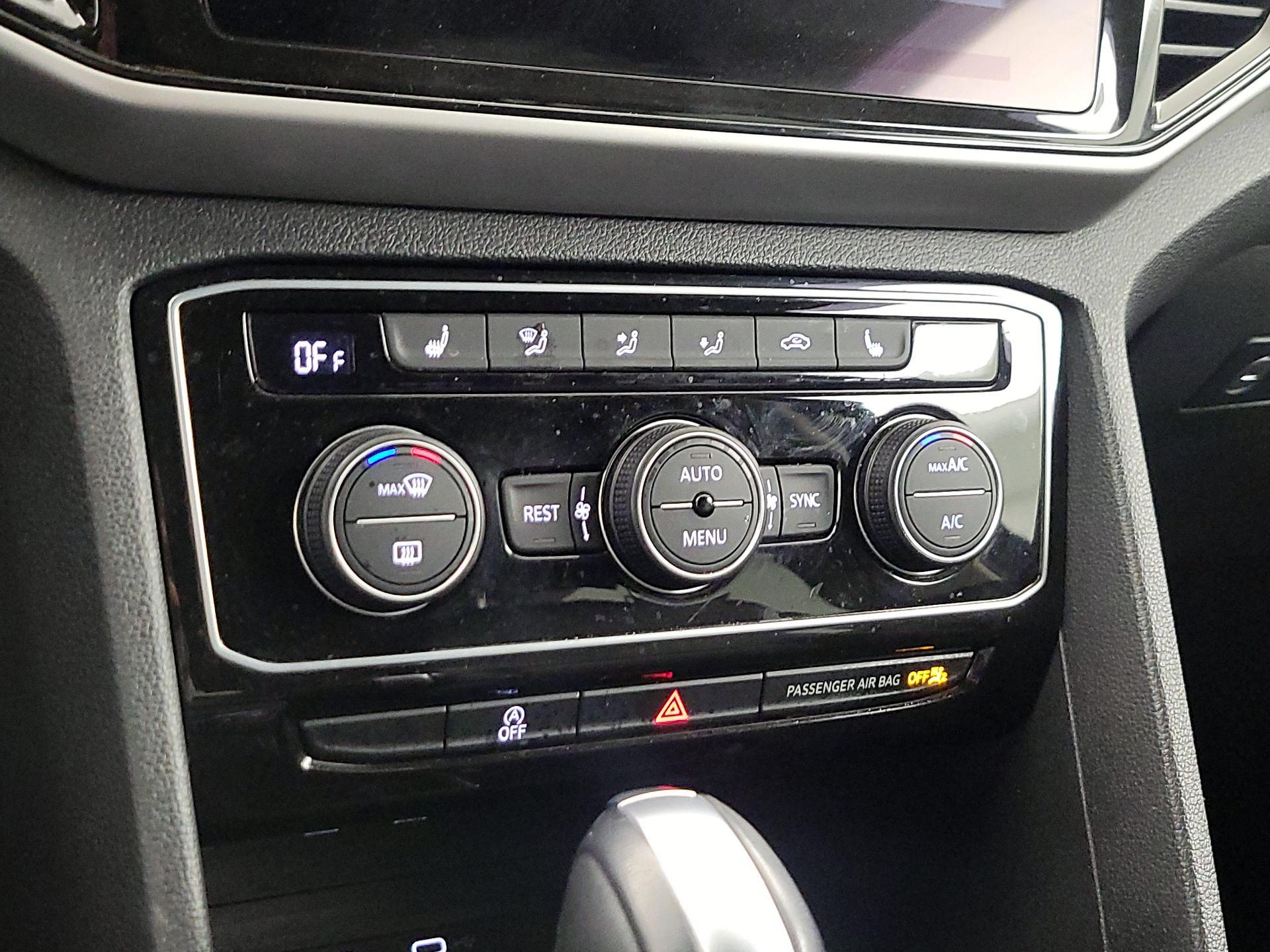 Thumbnail: 2022 Volkswagen Atlas - 16