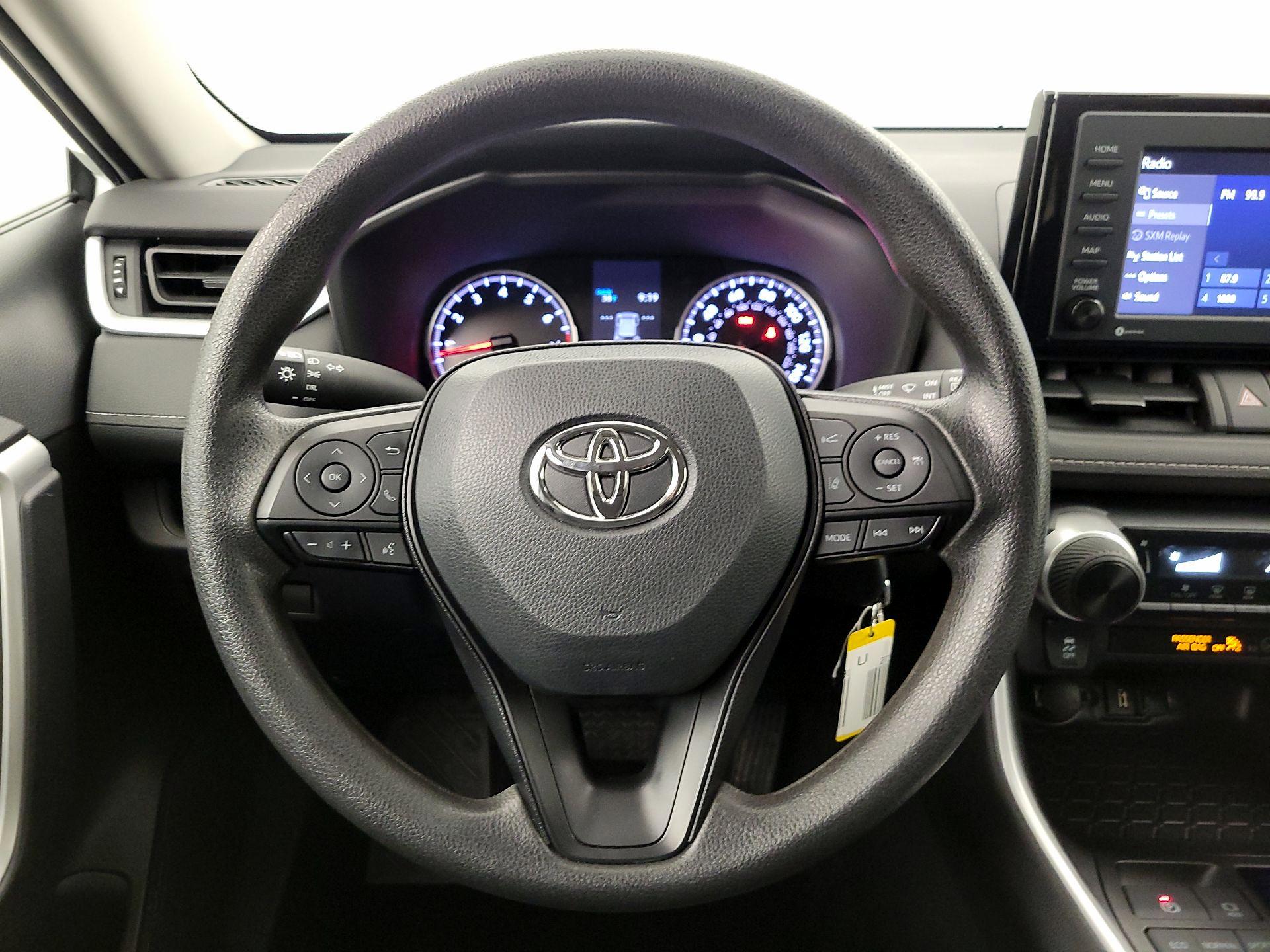 Thumbnail: 2022 Toyota RAV4 - 10