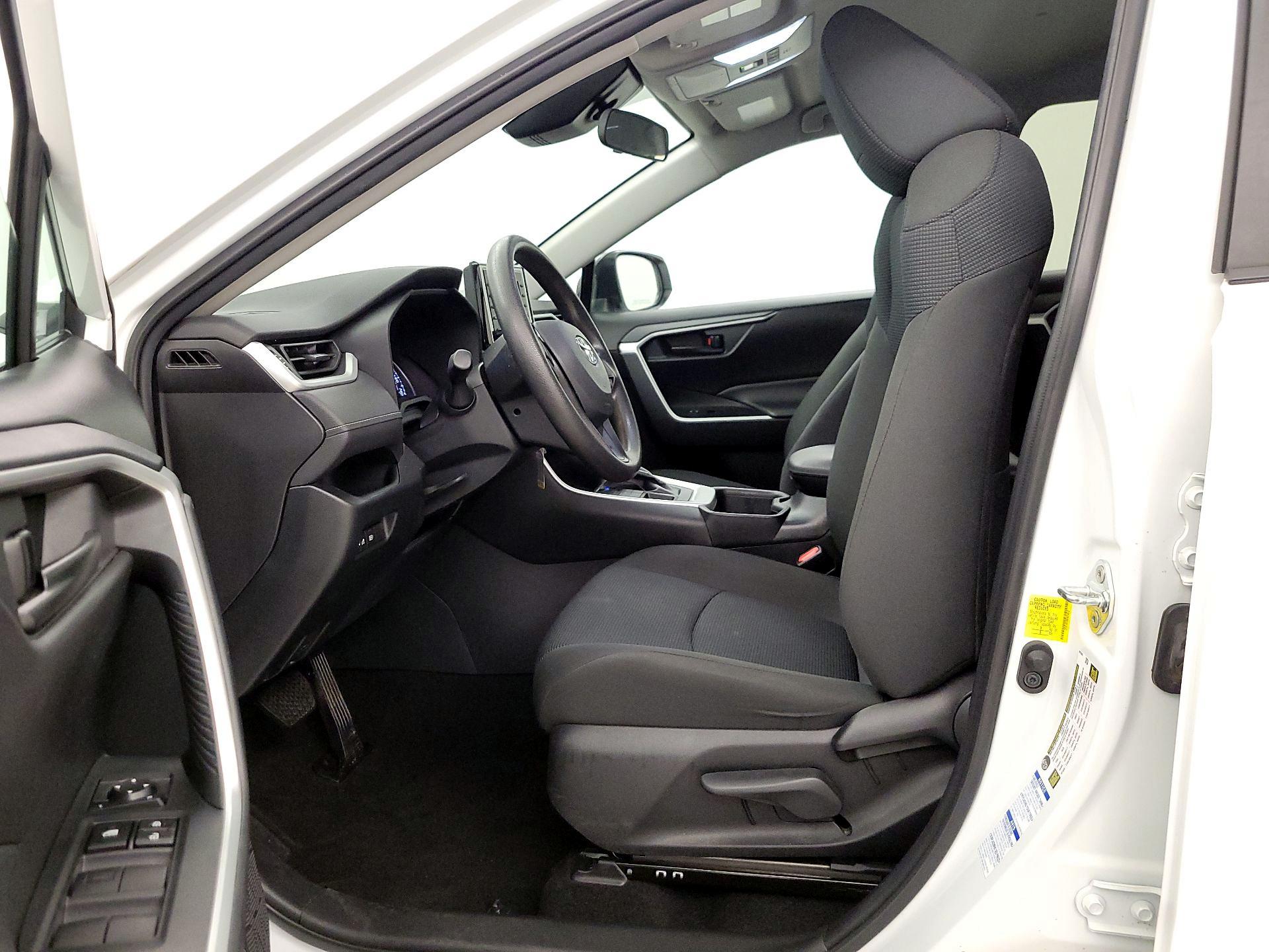 Thumbnail: 2022 Toyota RAV4 - 11