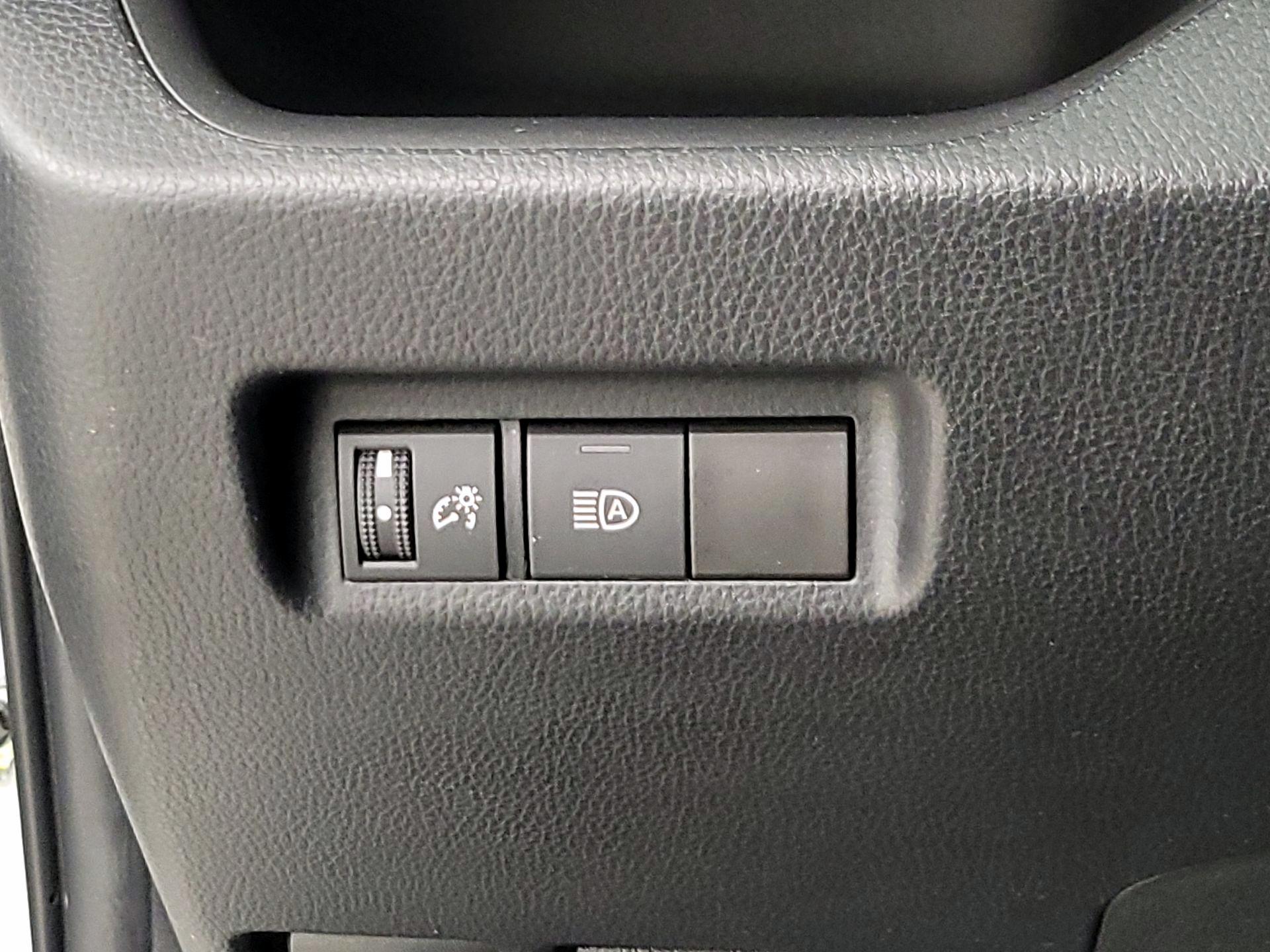 Thumbnail: 2022 Toyota RAV4 - 13