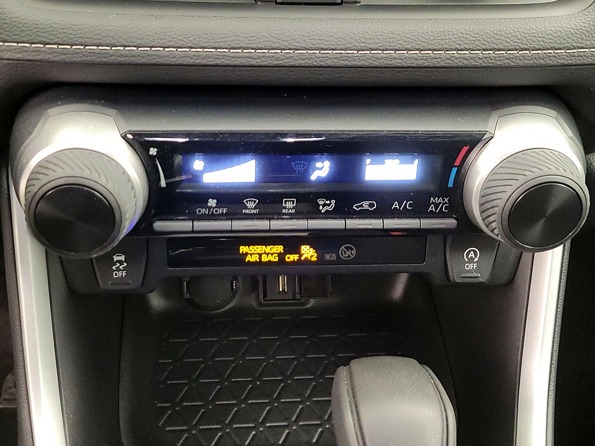 Thumbnail: 2022 Toyota RAV4 - 16