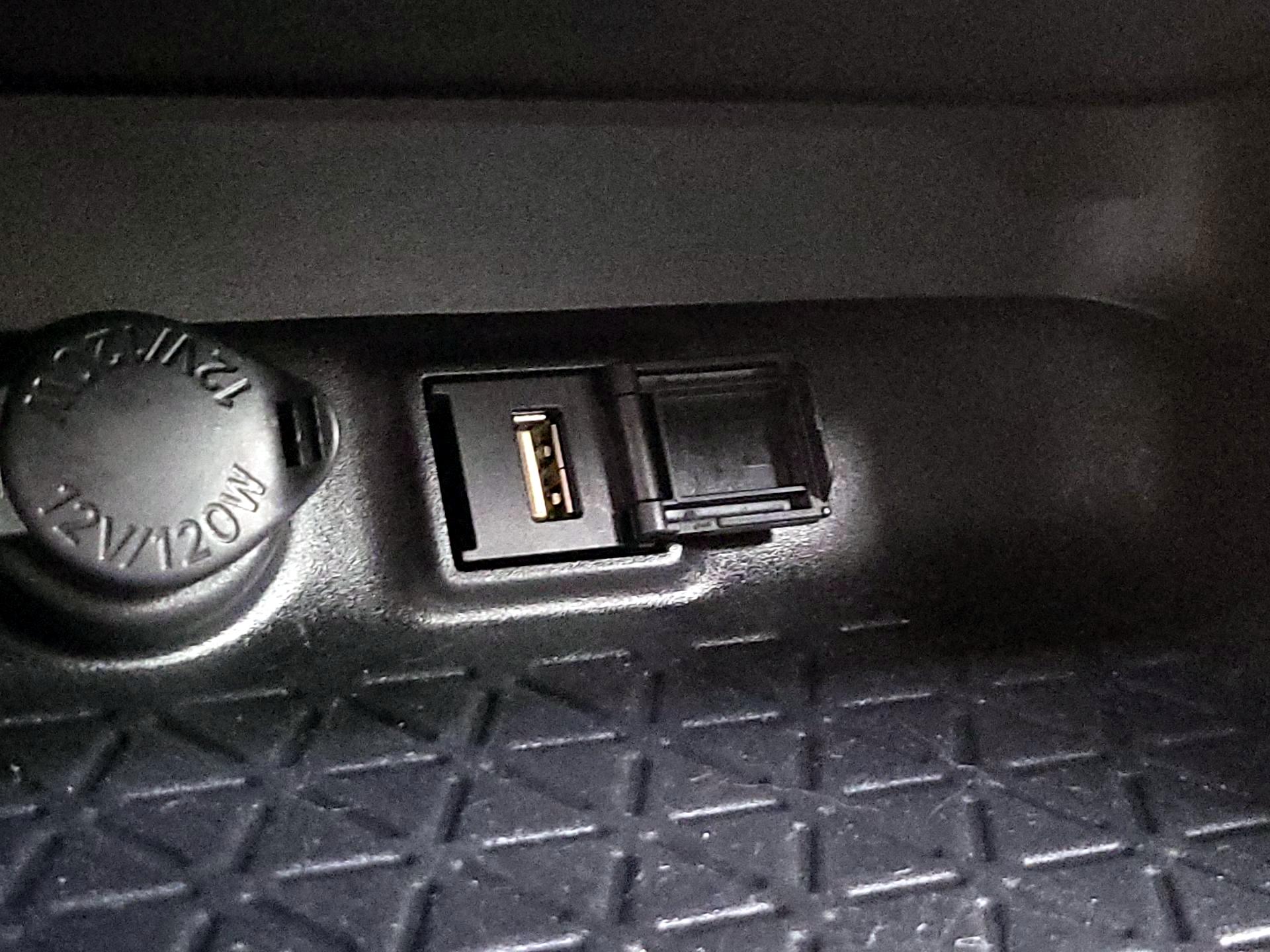 Thumbnail: 2022 Toyota RAV4 - 18