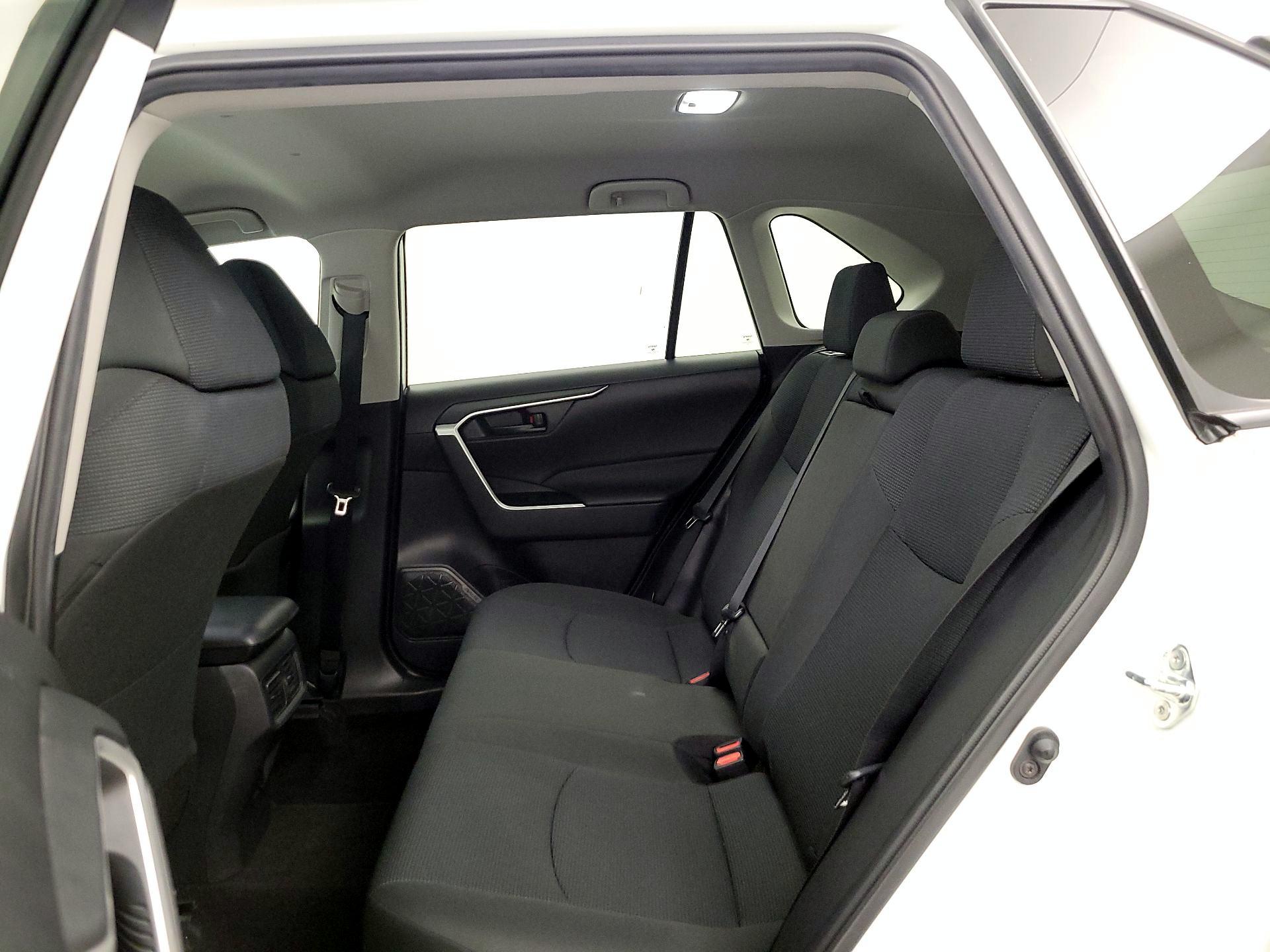 Thumbnail: 2022 Toyota RAV4 - 19