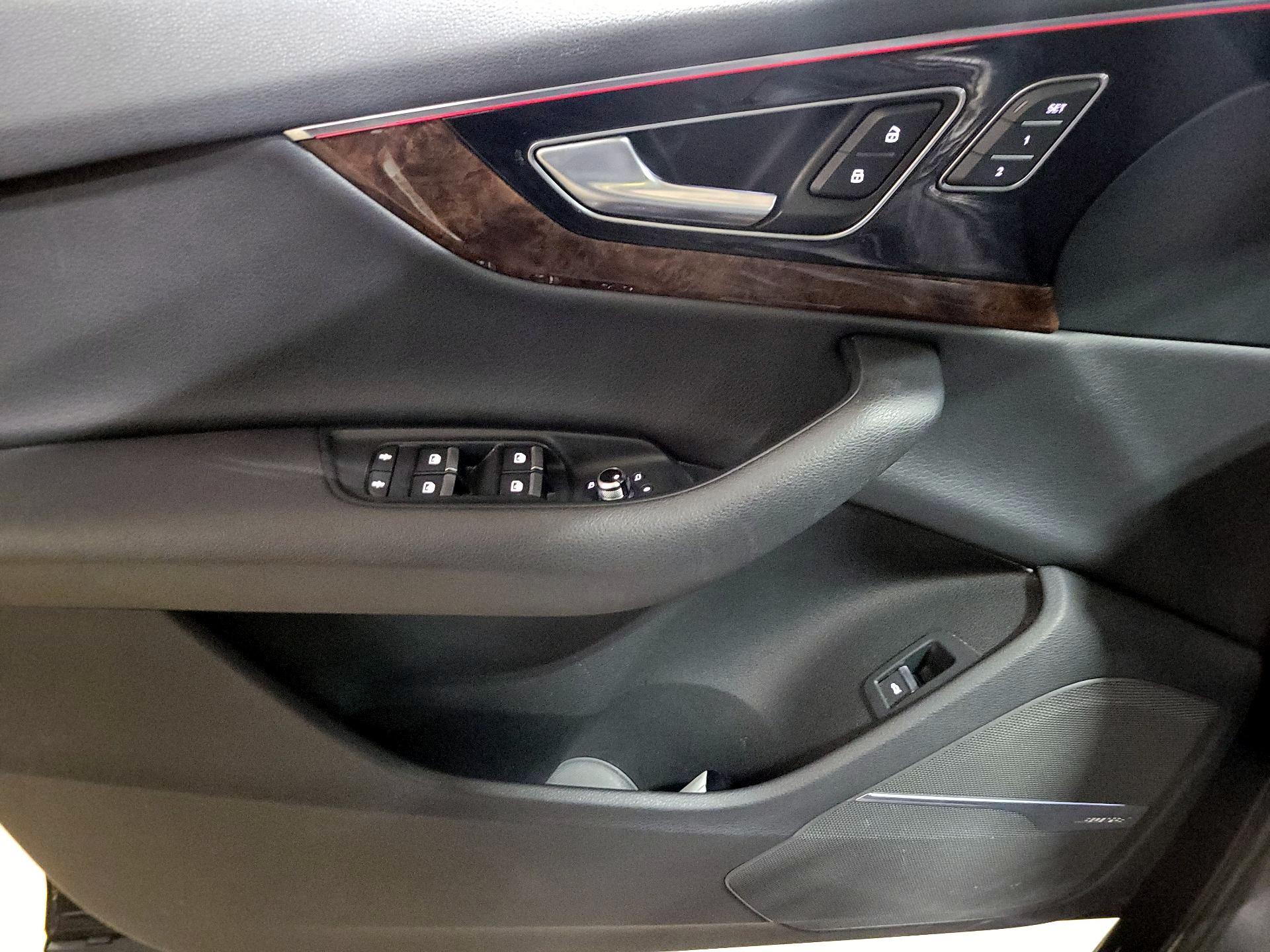 Thumbnail: 2018 Audi Q7 - 12