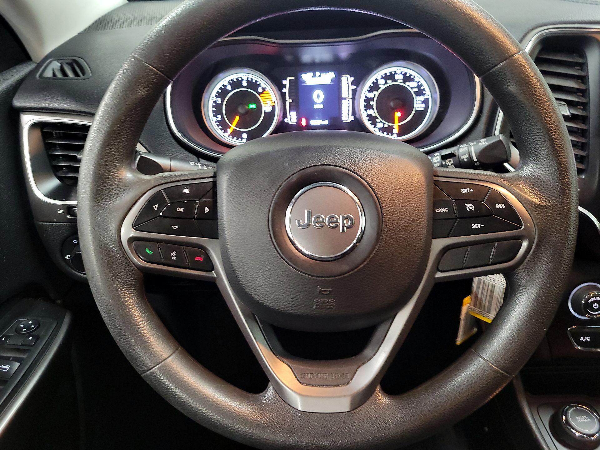 Thumbnail: 2020 Jeep Cherokee - 10