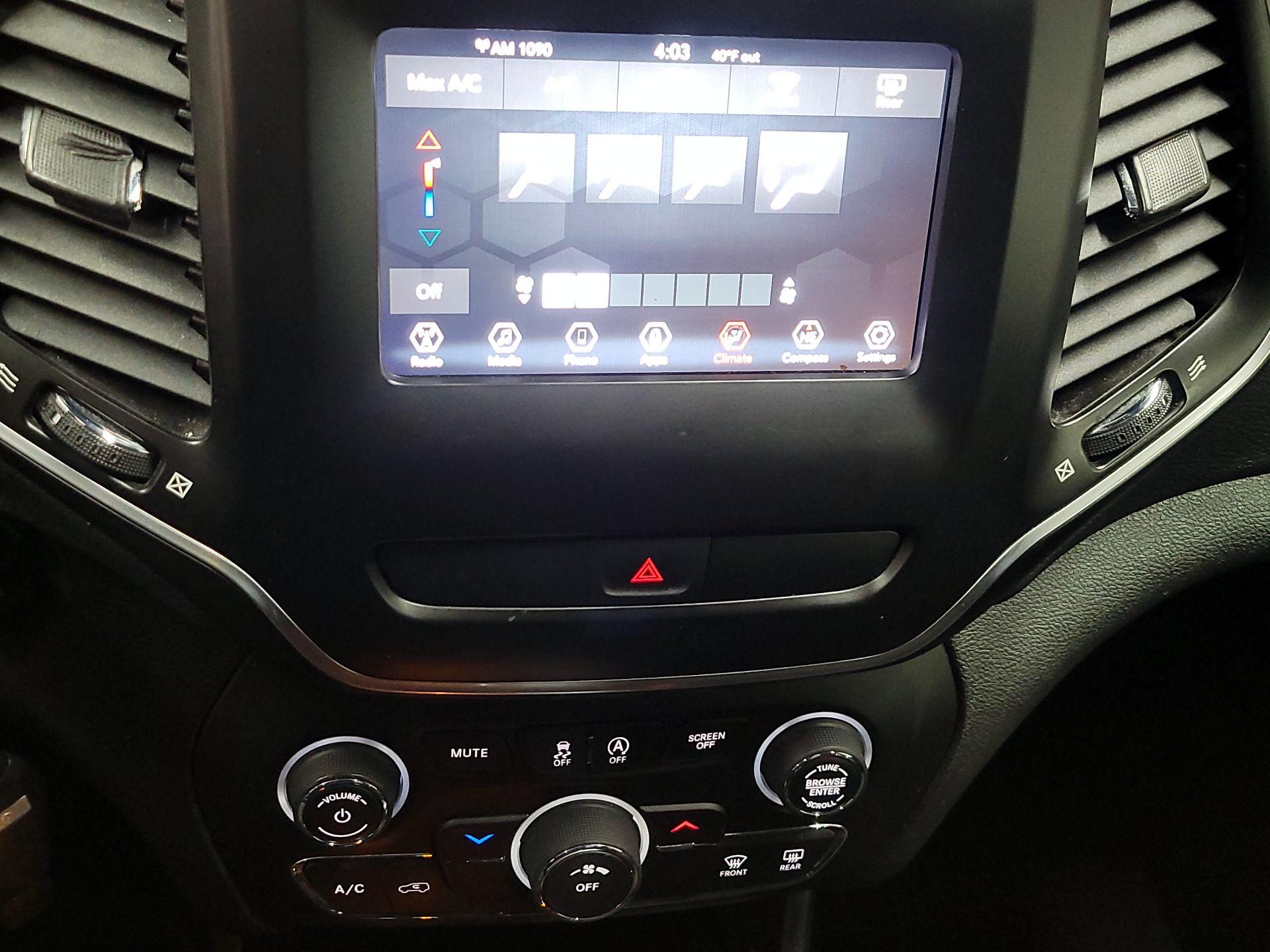 Thumbnail: 2020 Jeep Cherokee - 16