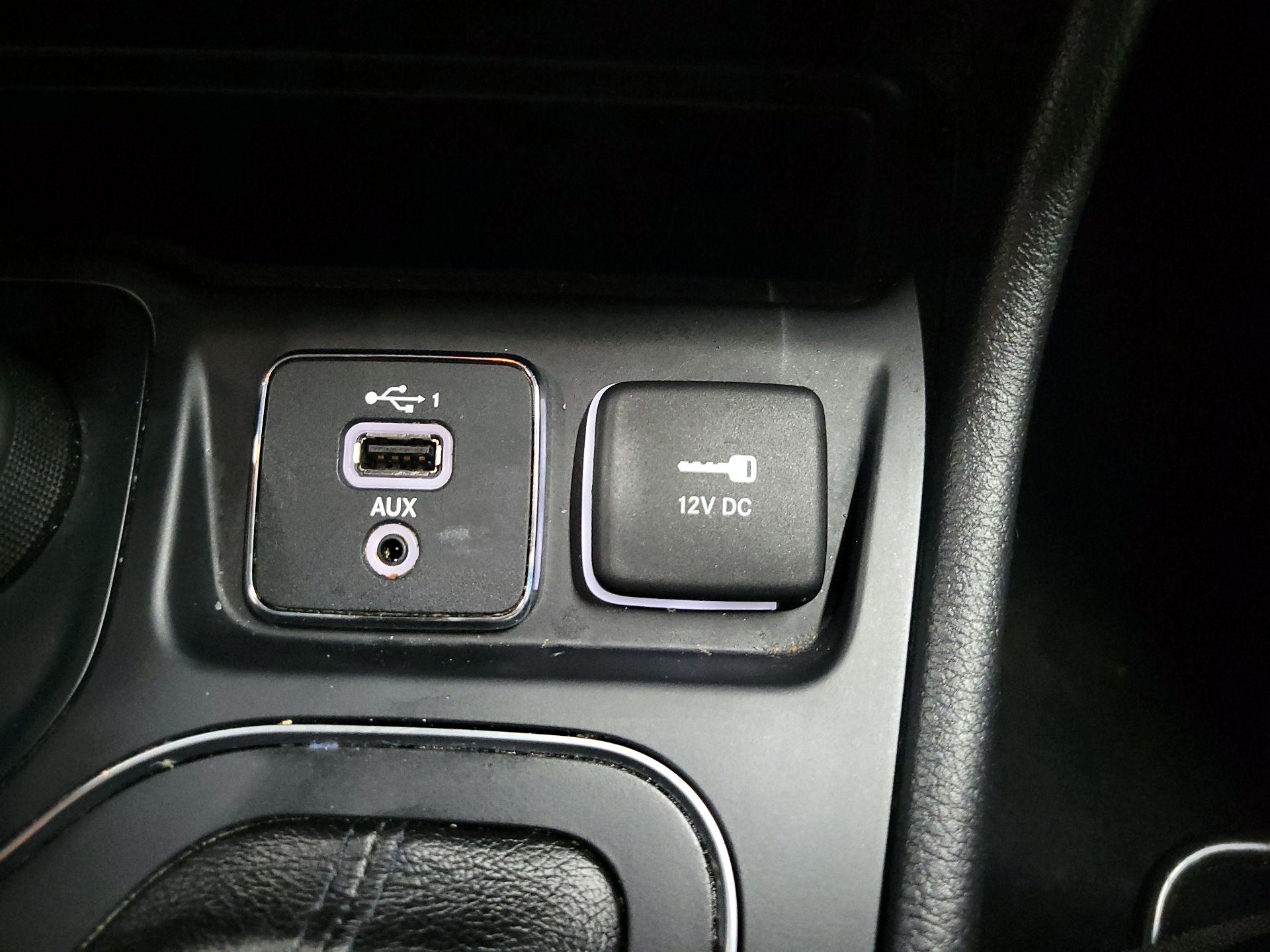 Thumbnail: 2020 Jeep Cherokee - 18