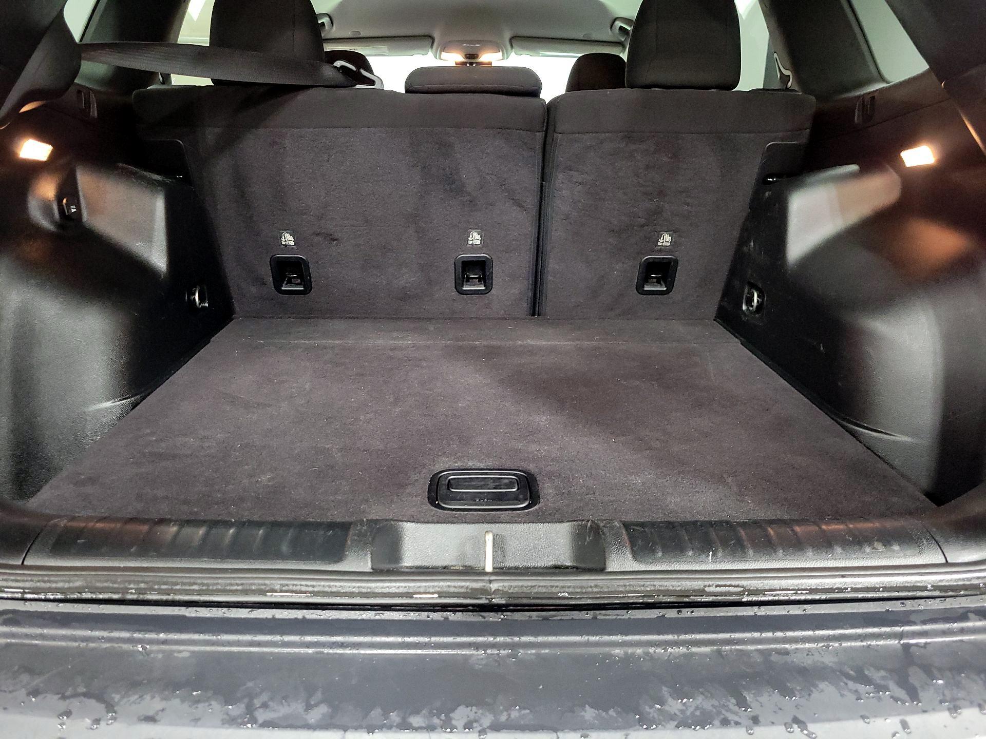 Thumbnail: 2020 Jeep Cherokee - 20