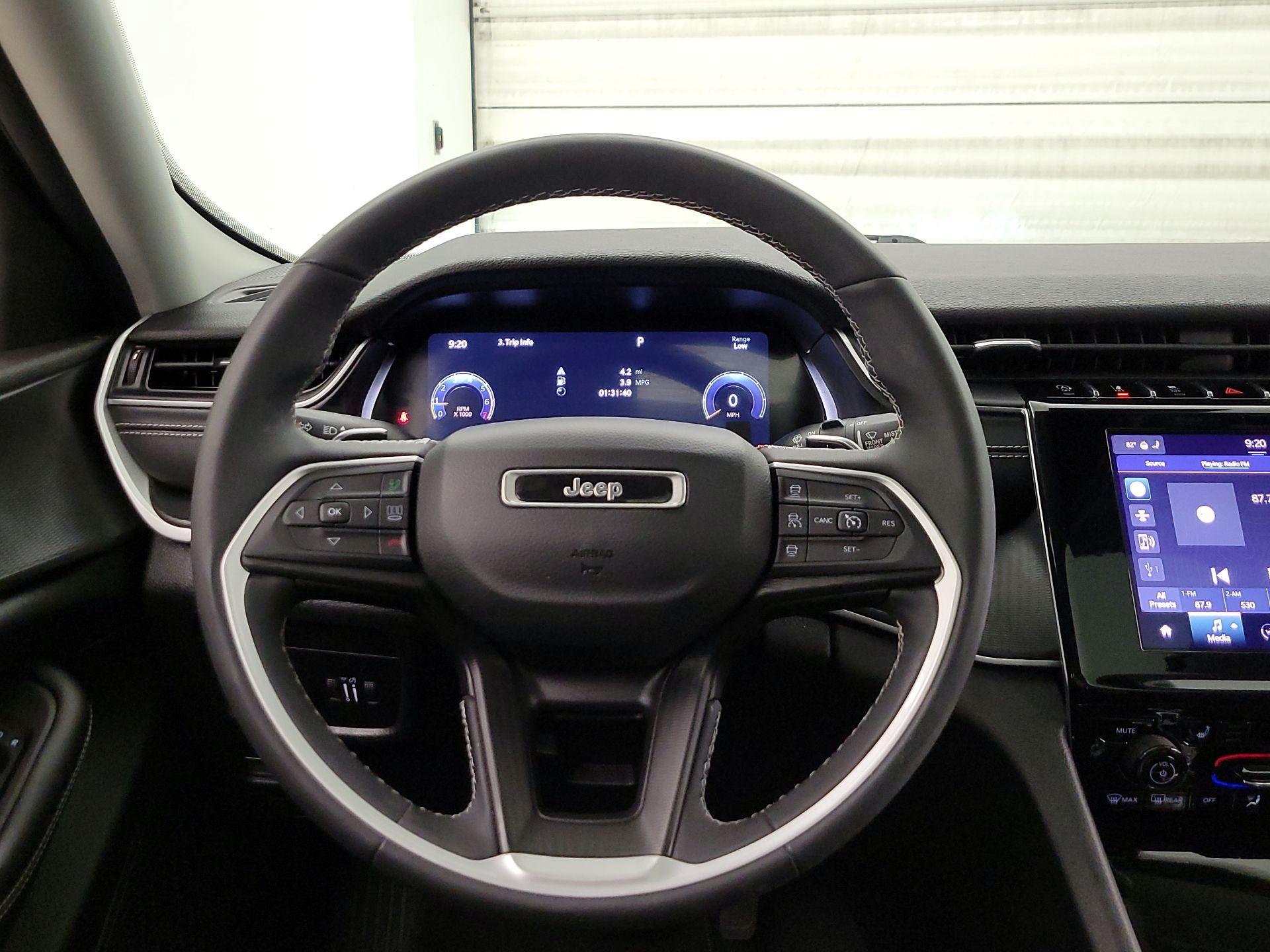 Thumbnail: 2023 Jeep Grand Cherokee - 10