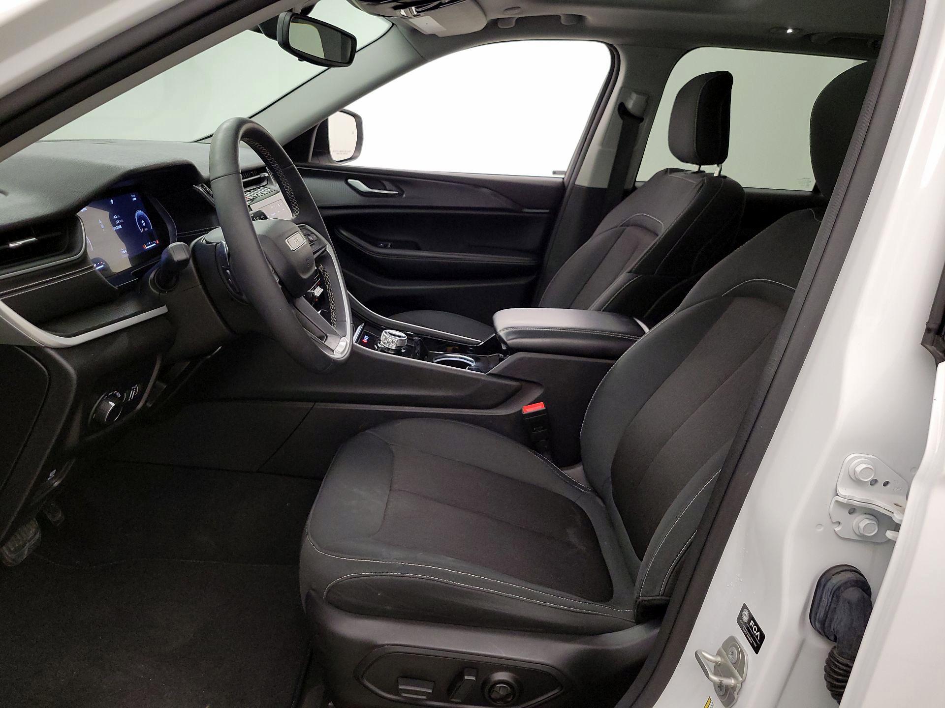 Thumbnail: 2023 Jeep Grand Cherokee - 11