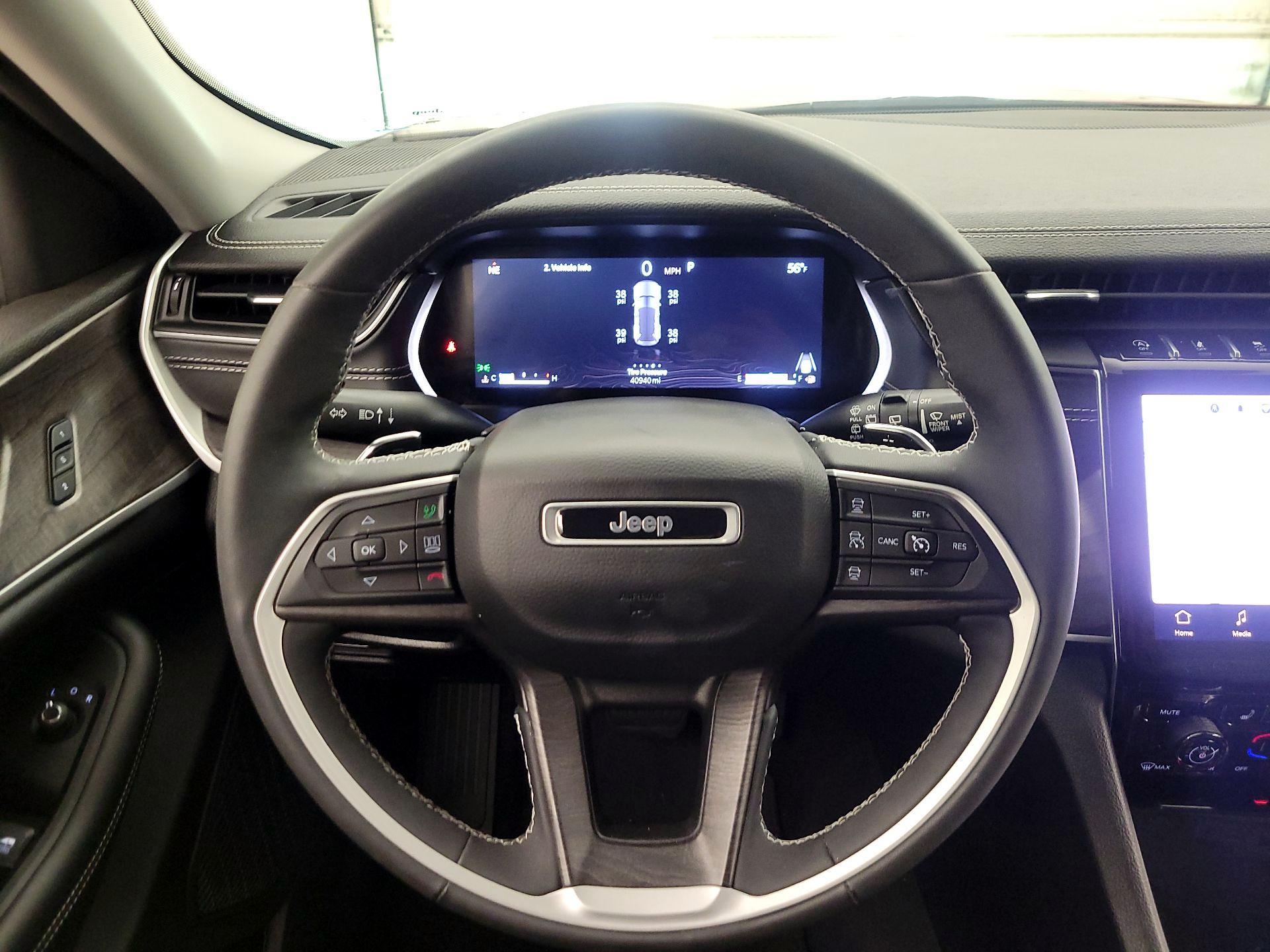 Thumbnail: 2023 Jeep Grand Cherokee - 10