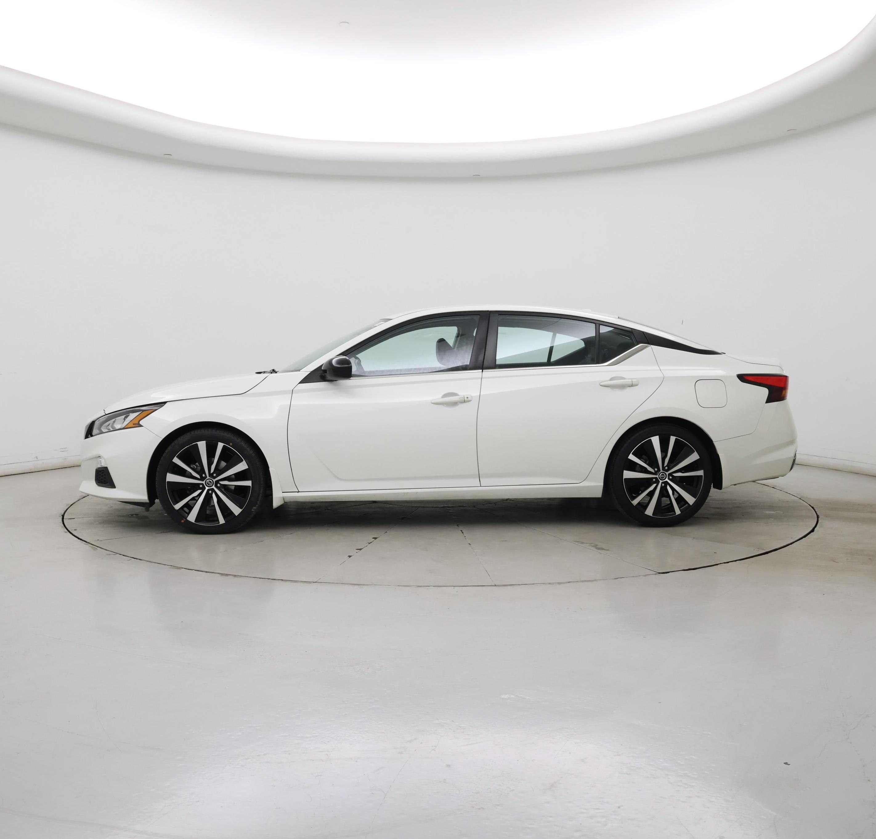 Thumbnail: 2022 Nissan Altima - 3