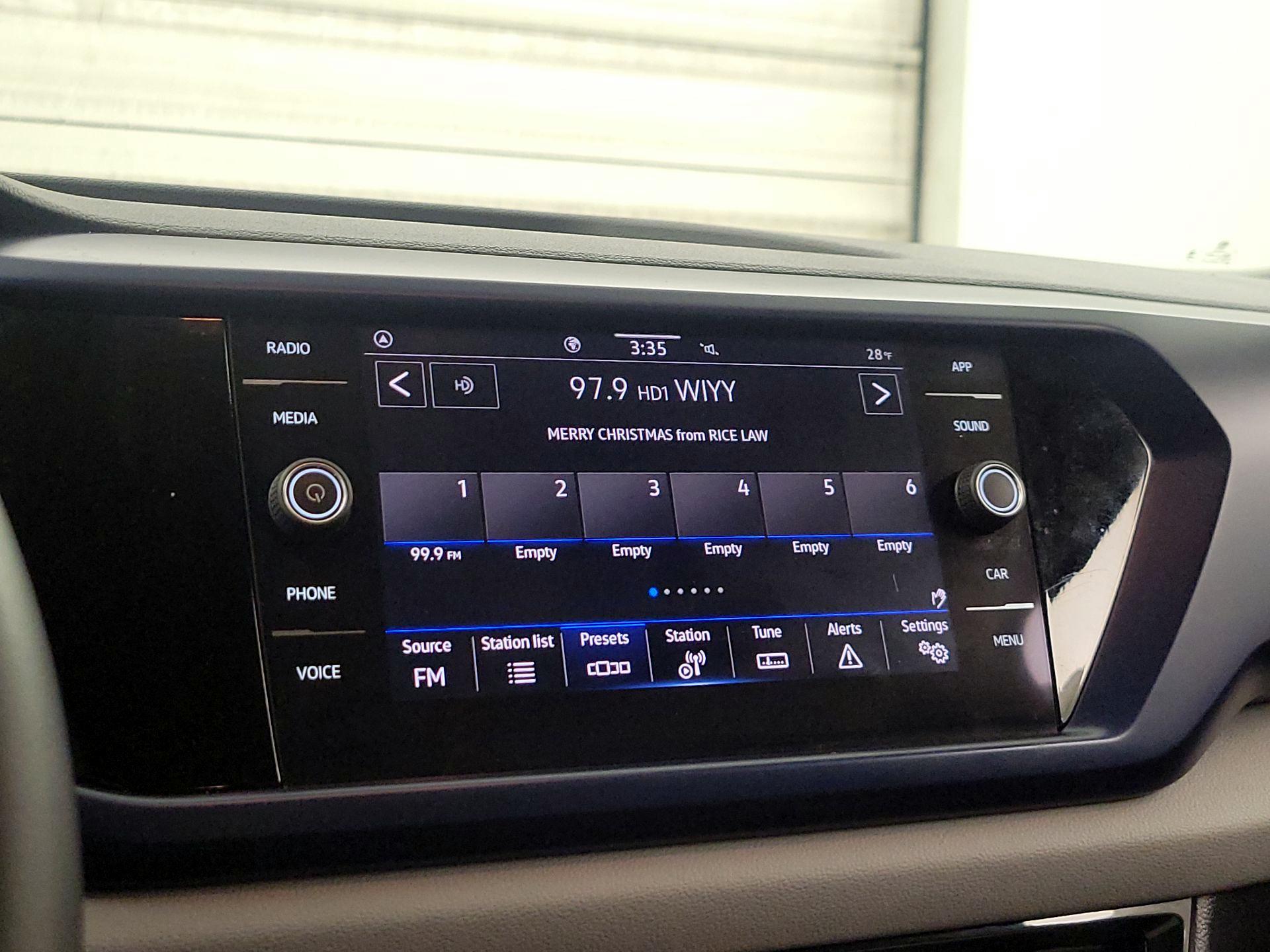 Thumbnail: 2023 Volkswagen Taos - 15