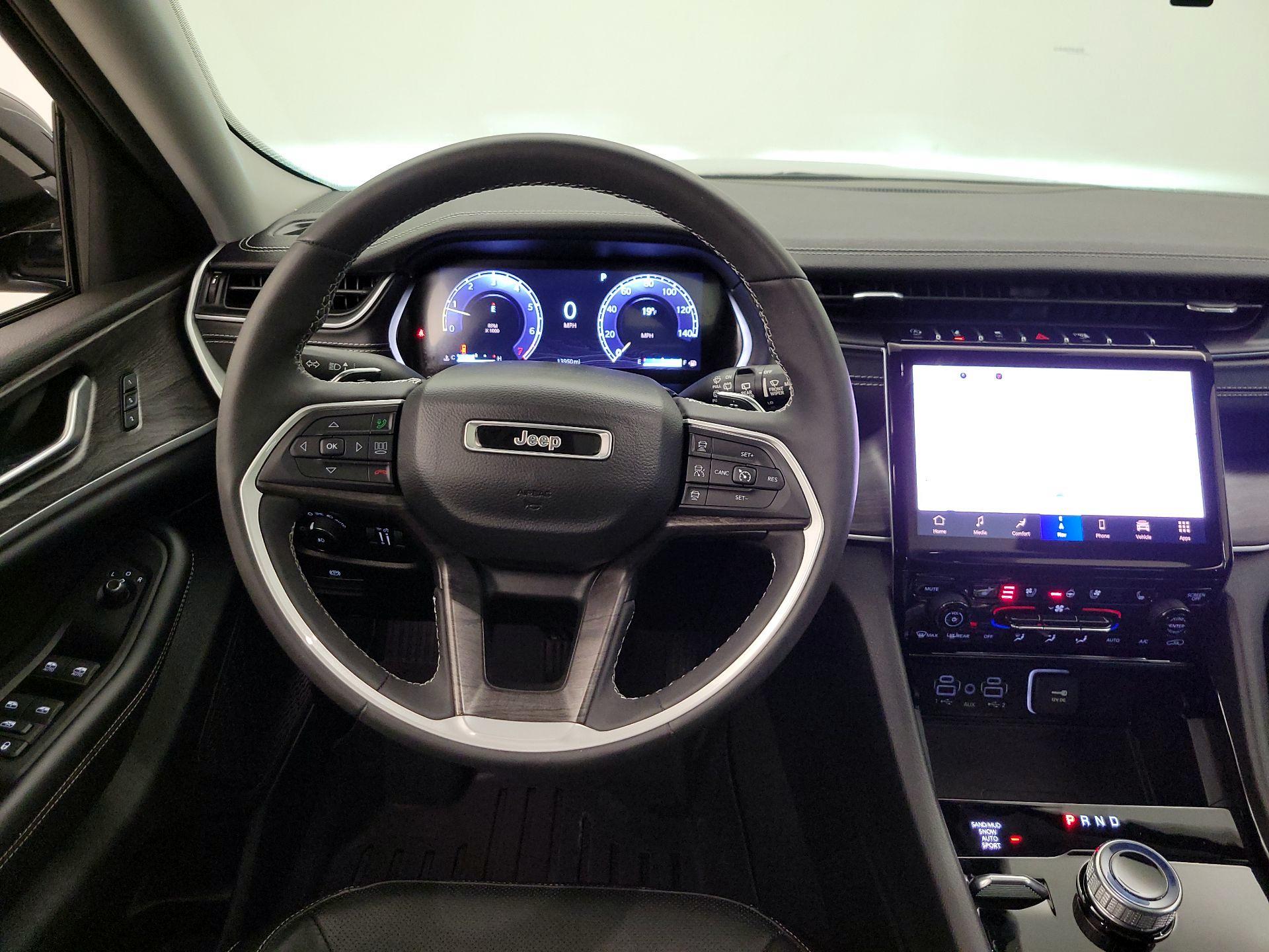 Thumbnail: 2023 Jeep Grand Cherokee - 10