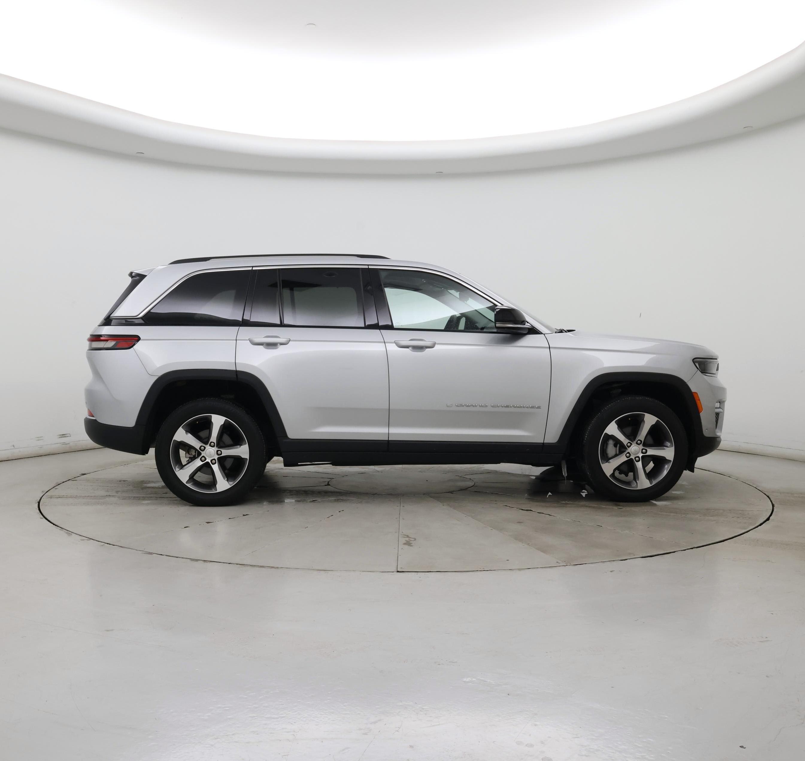 Thumbnail: 2023 Jeep Grand Cherokee - 7