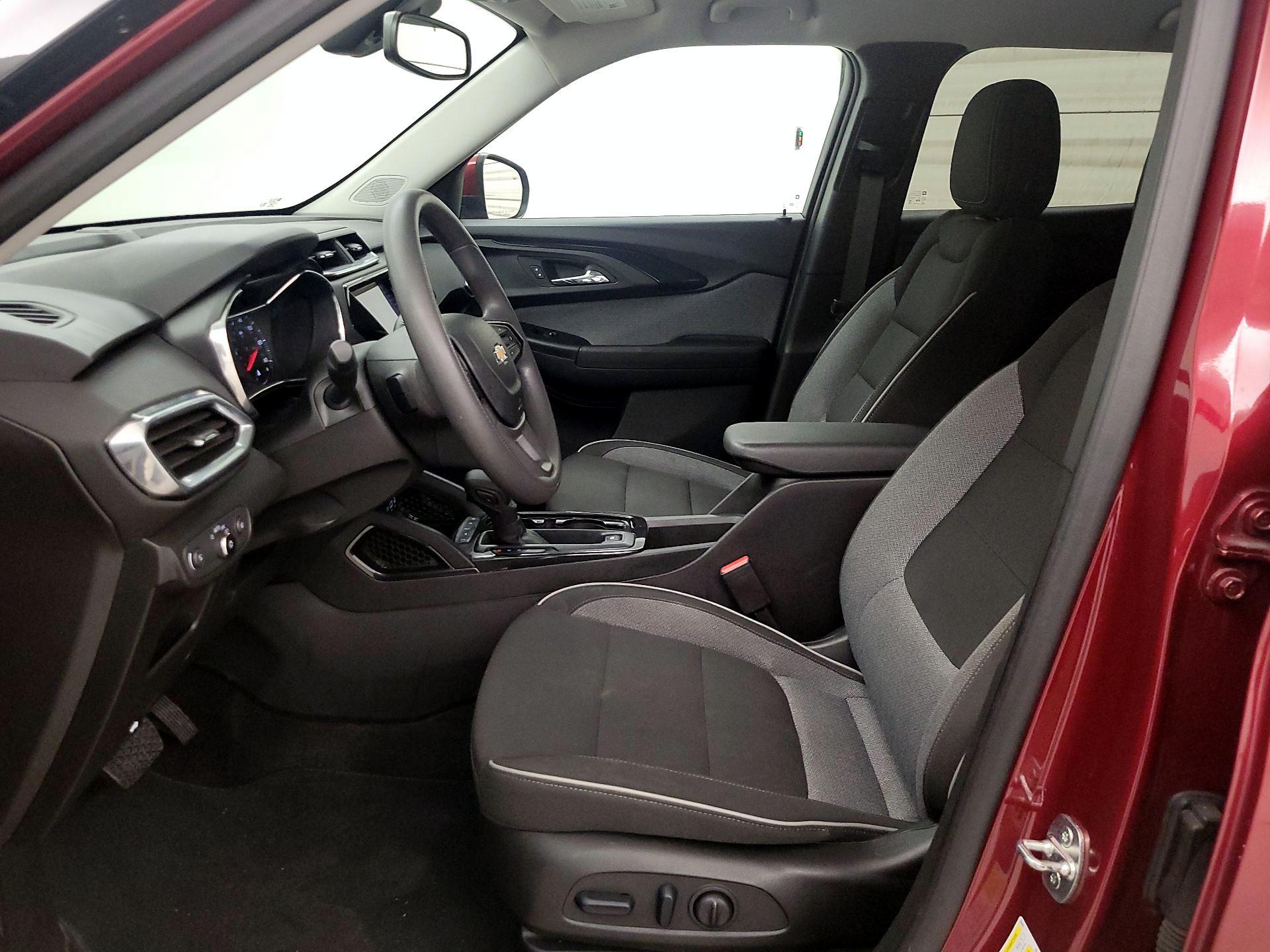 Thumbnail: 2023 Chevrolet TrailBlazer - 11