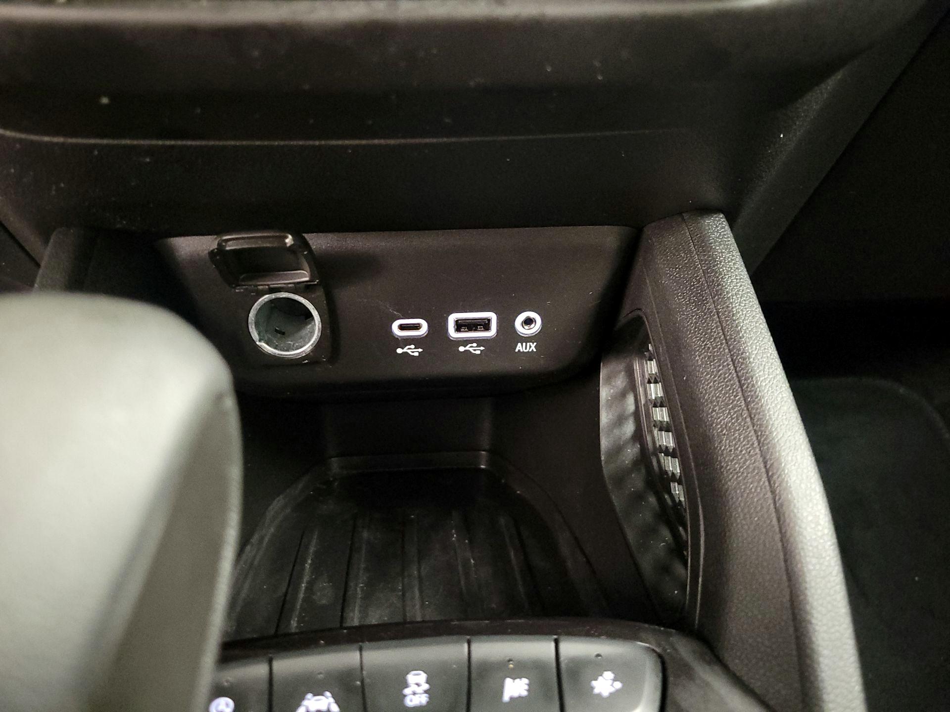 Thumbnail: 2023 Chevrolet TrailBlazer - 18