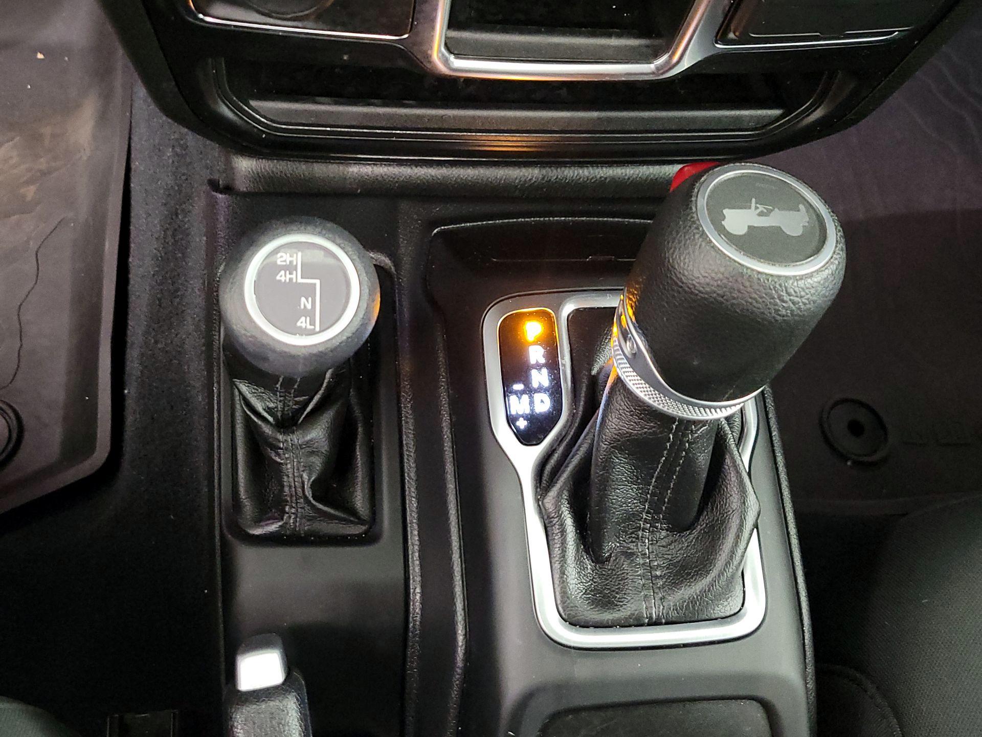 Thumbnail: 2022 Jeep Wrangler - 17