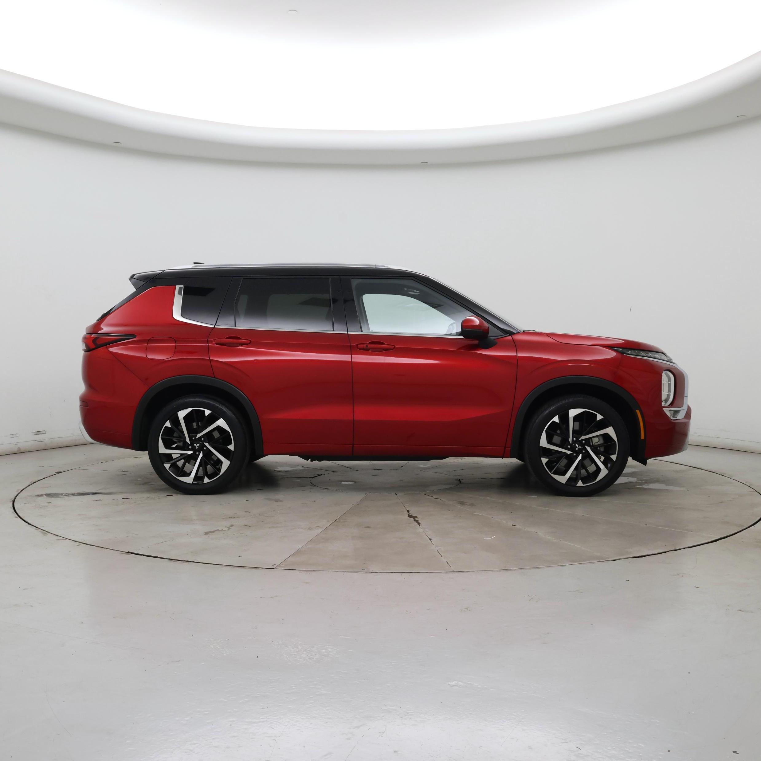 Thumbnail: 2024 Mitsubishi Outlander - 7