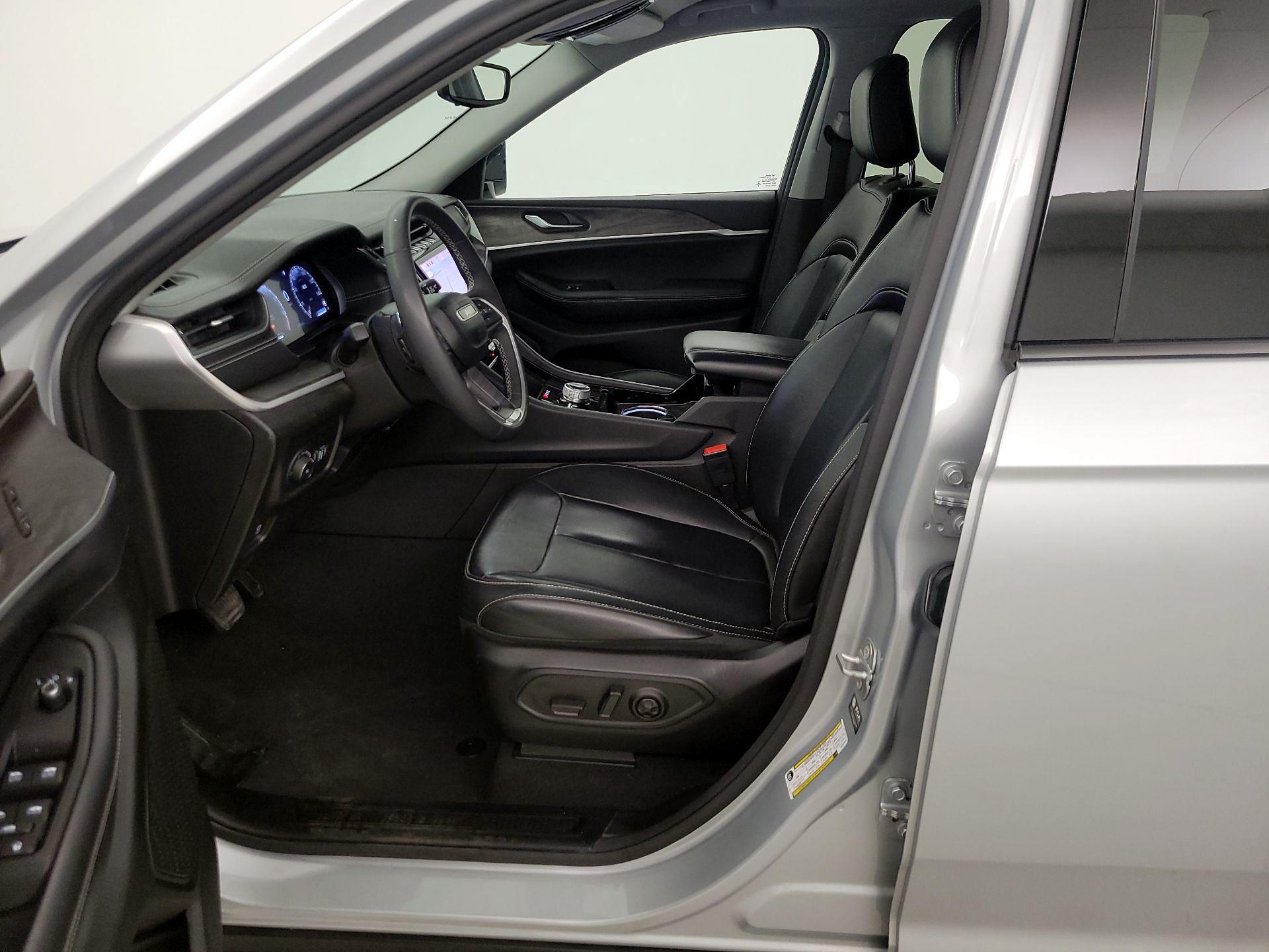 Thumbnail: 2023 Jeep Grand Cherokee - 11