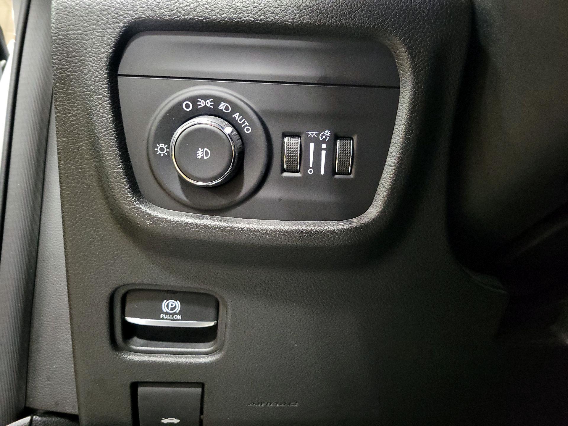 Thumbnail: 2023 Jeep Grand Cherokee - 13