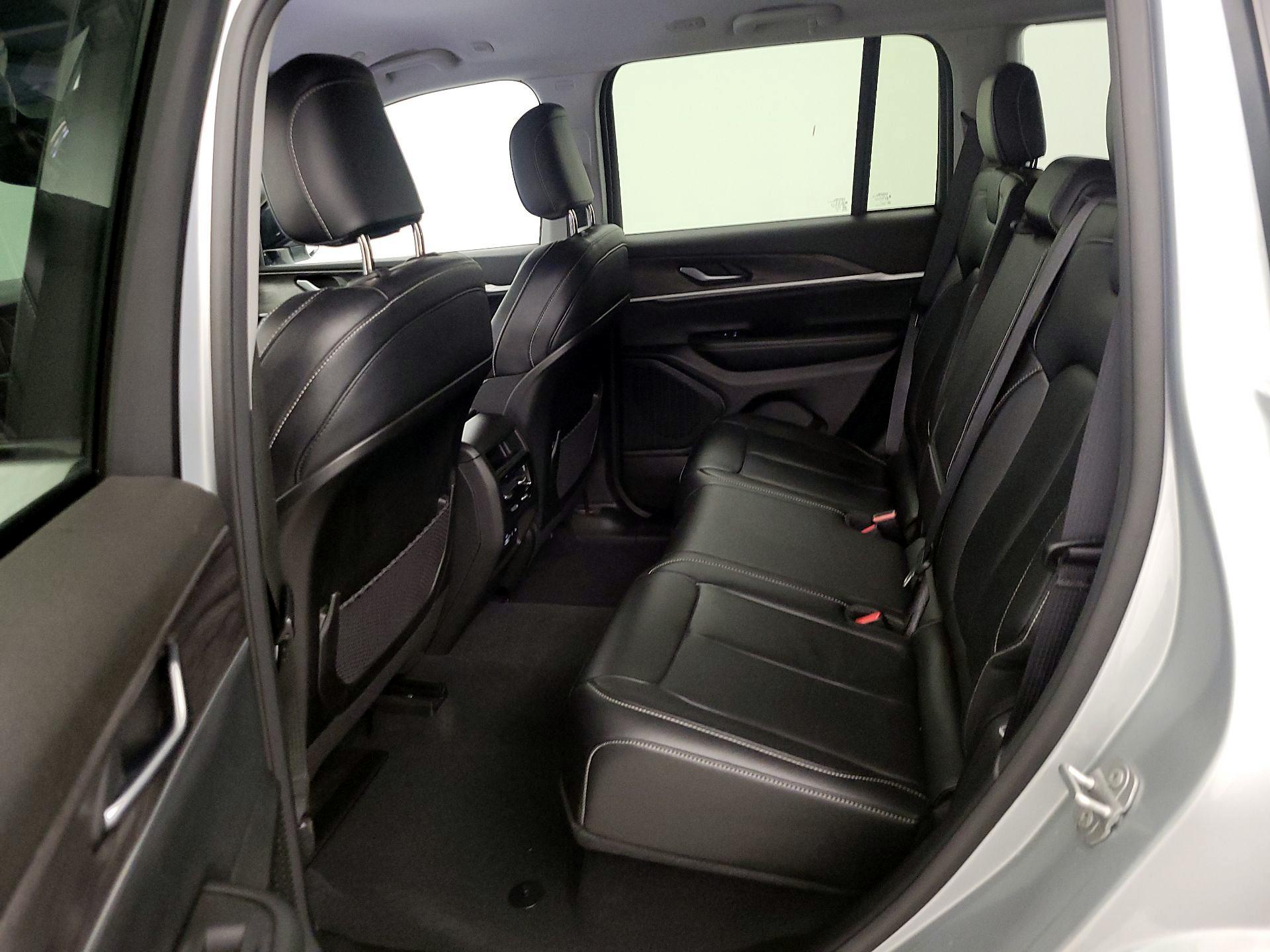 Thumbnail: 2023 Jeep Grand Cherokee - 19