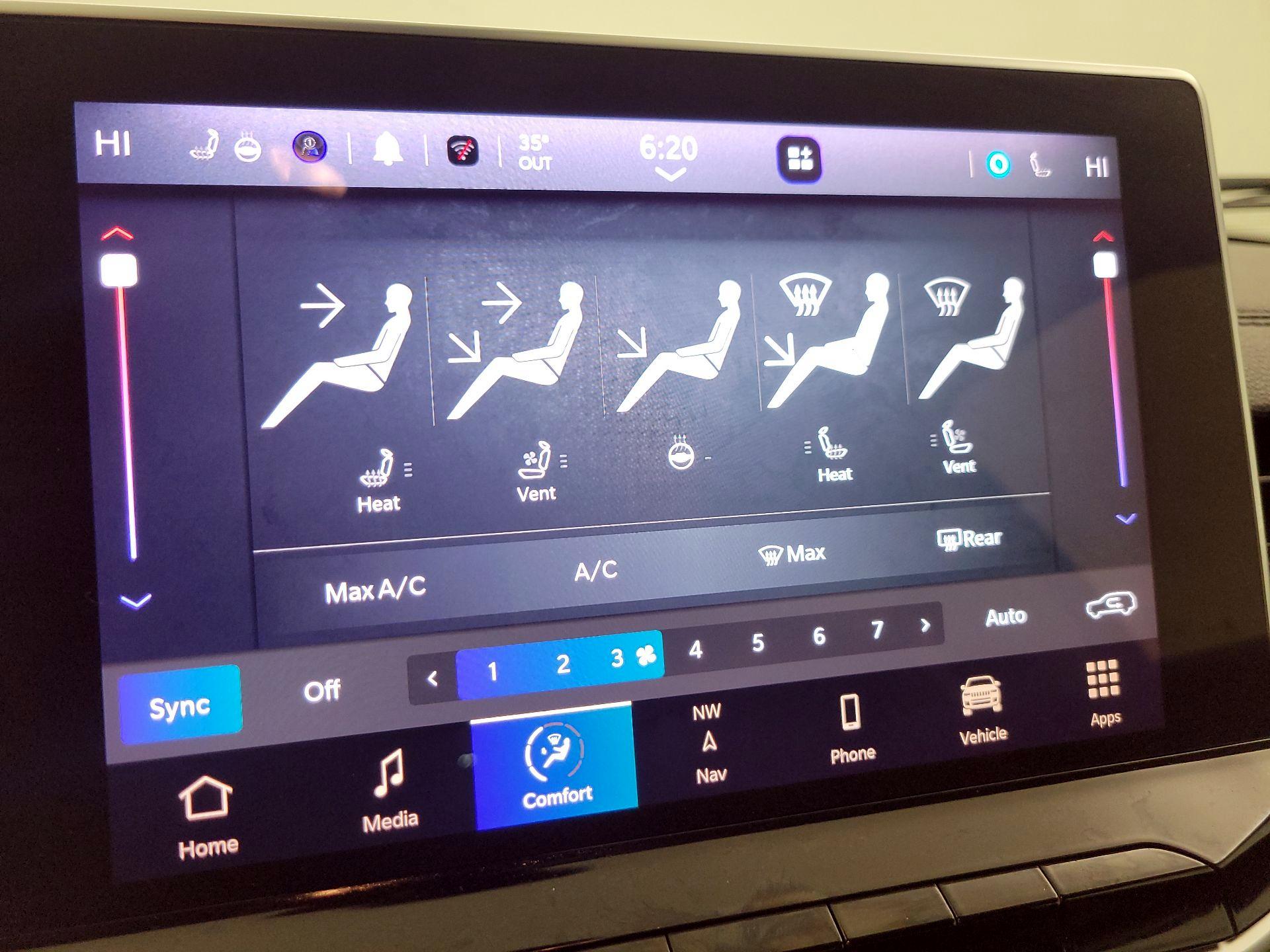 Thumbnail: 2022 Jeep Compass - 17