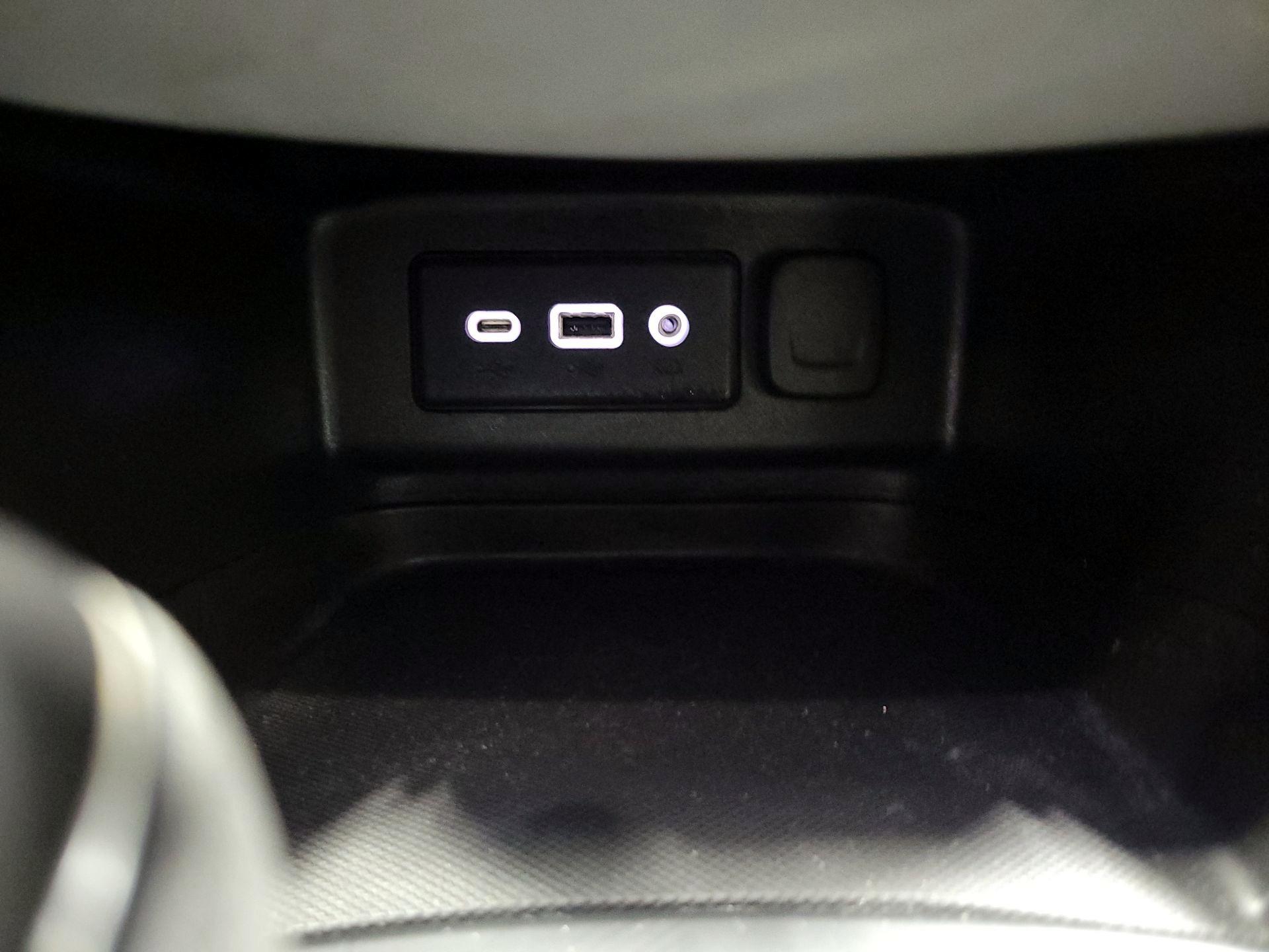 Thumbnail: 2021 Chevrolet Equinox - 18