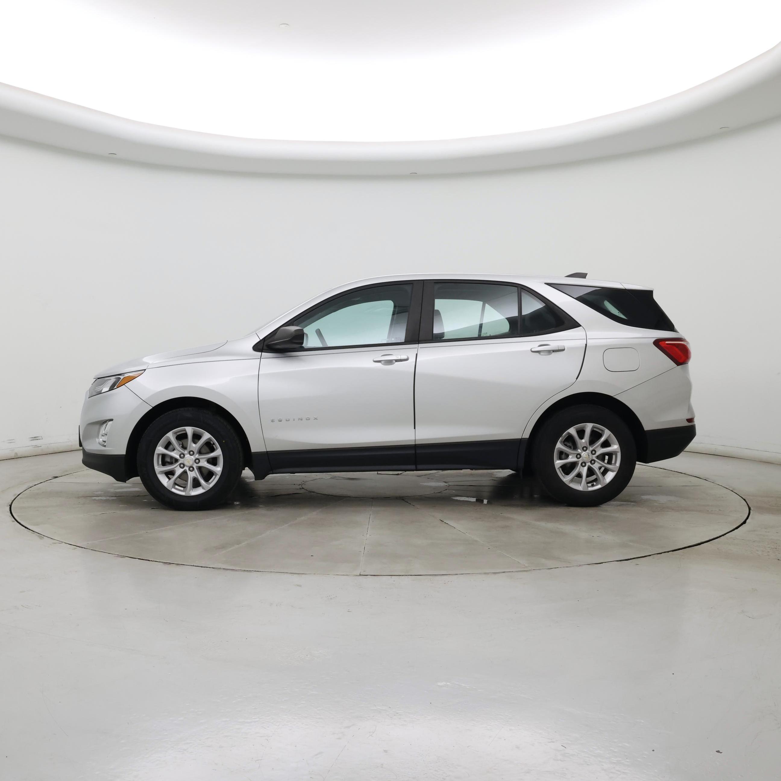 Thumbnail: 2021 Chevrolet Equinox - 3