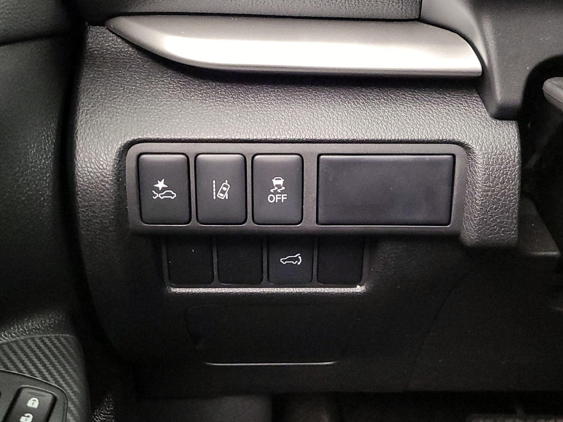 Thumbnail: 2024 Mitsubishi Eclipse Cross - 13