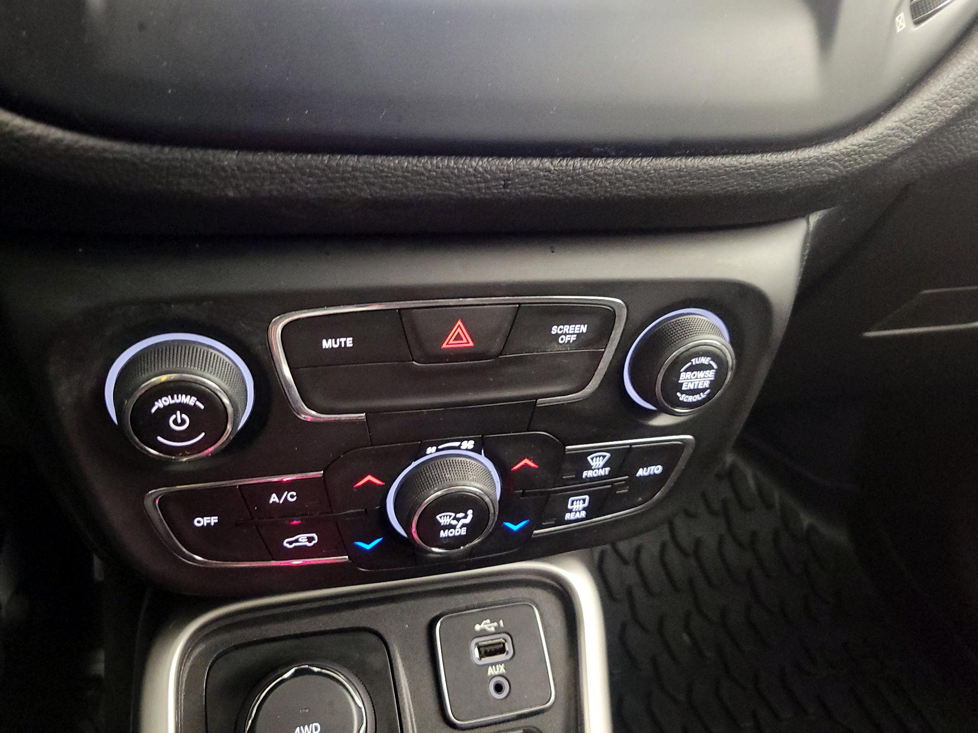 Thumbnail: 2021 Jeep Compass - 16