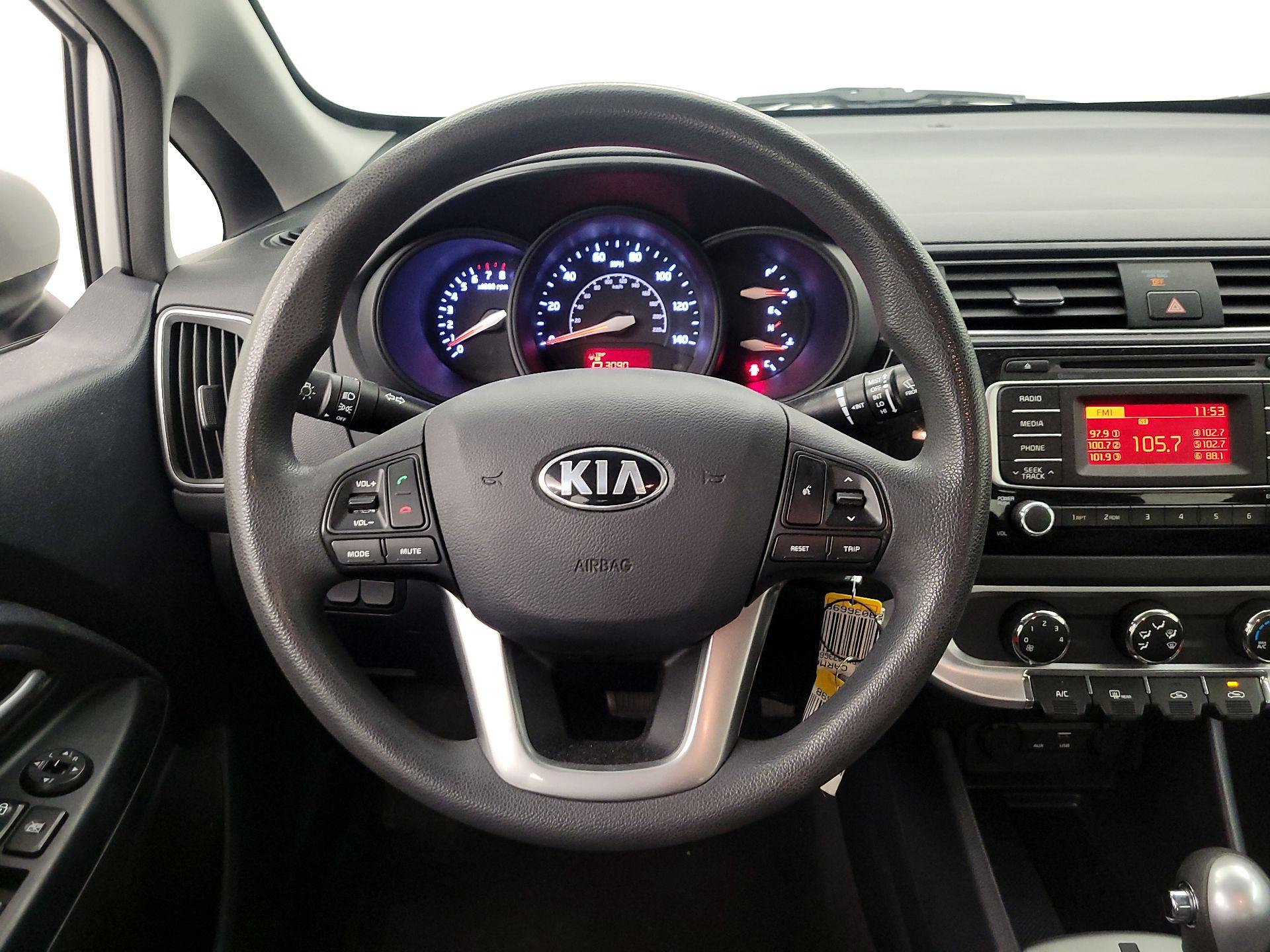 Thumbnail: 2016 Kia Rio - 10