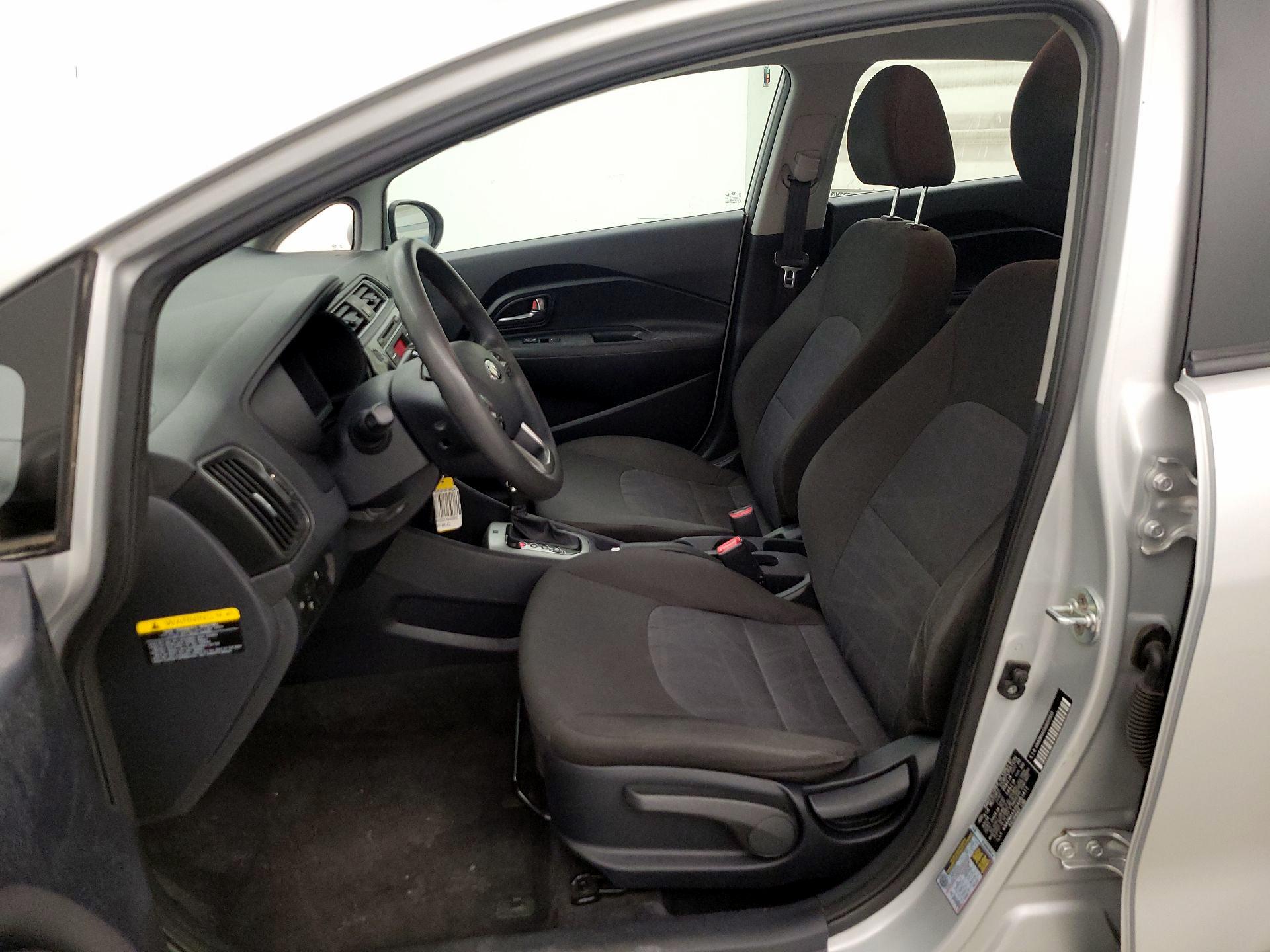 Thumbnail: 2016 Kia Rio - 11