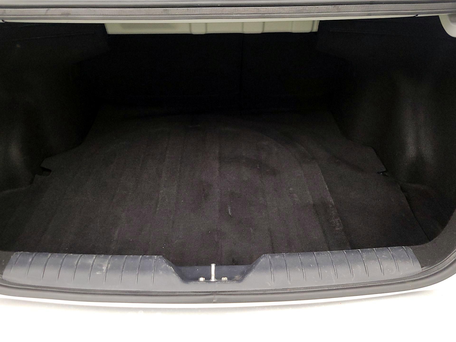 Thumbnail: 2016 Kia Rio - 19