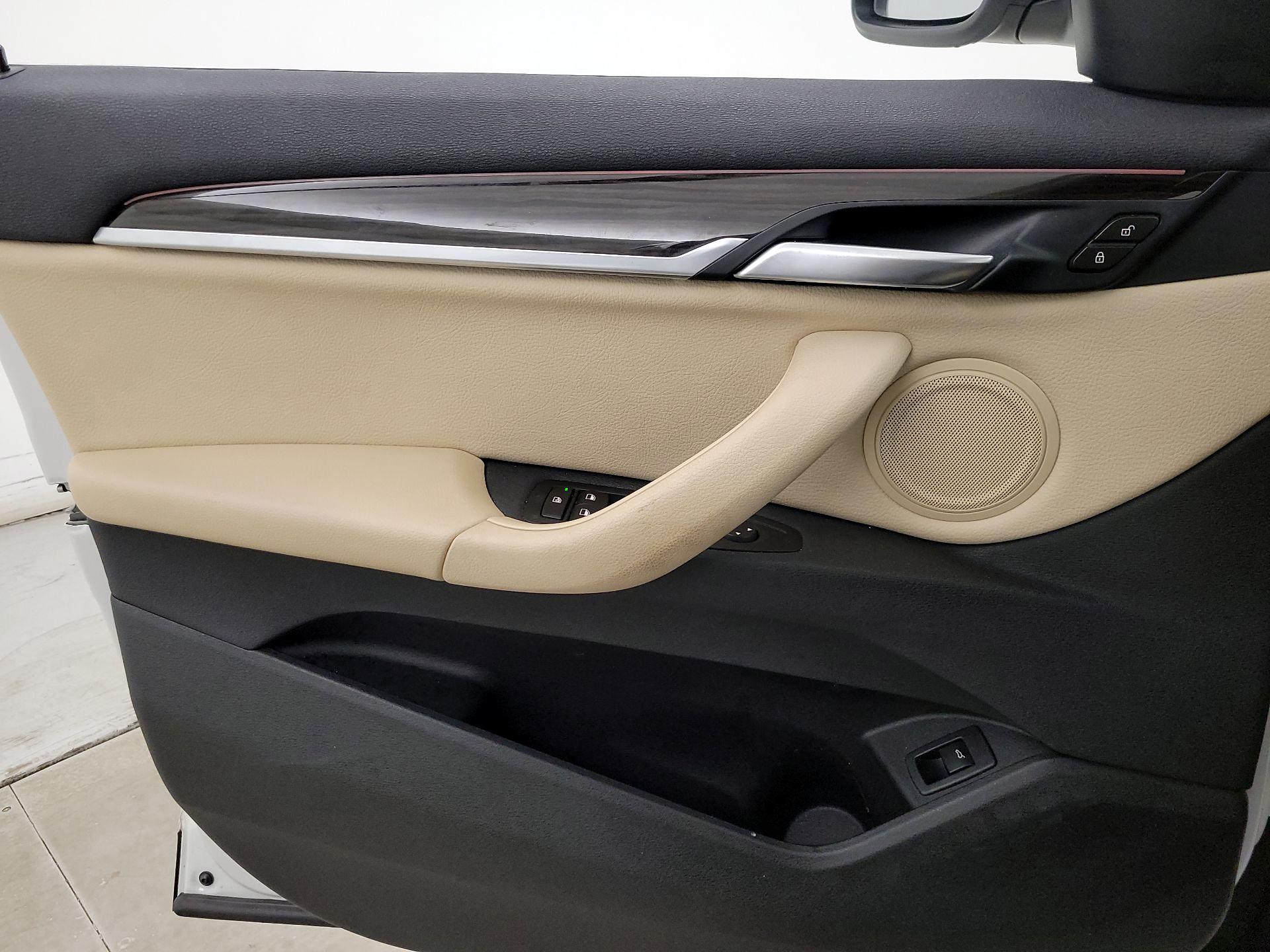 Thumbnail: 2016 BMW X1 - 12