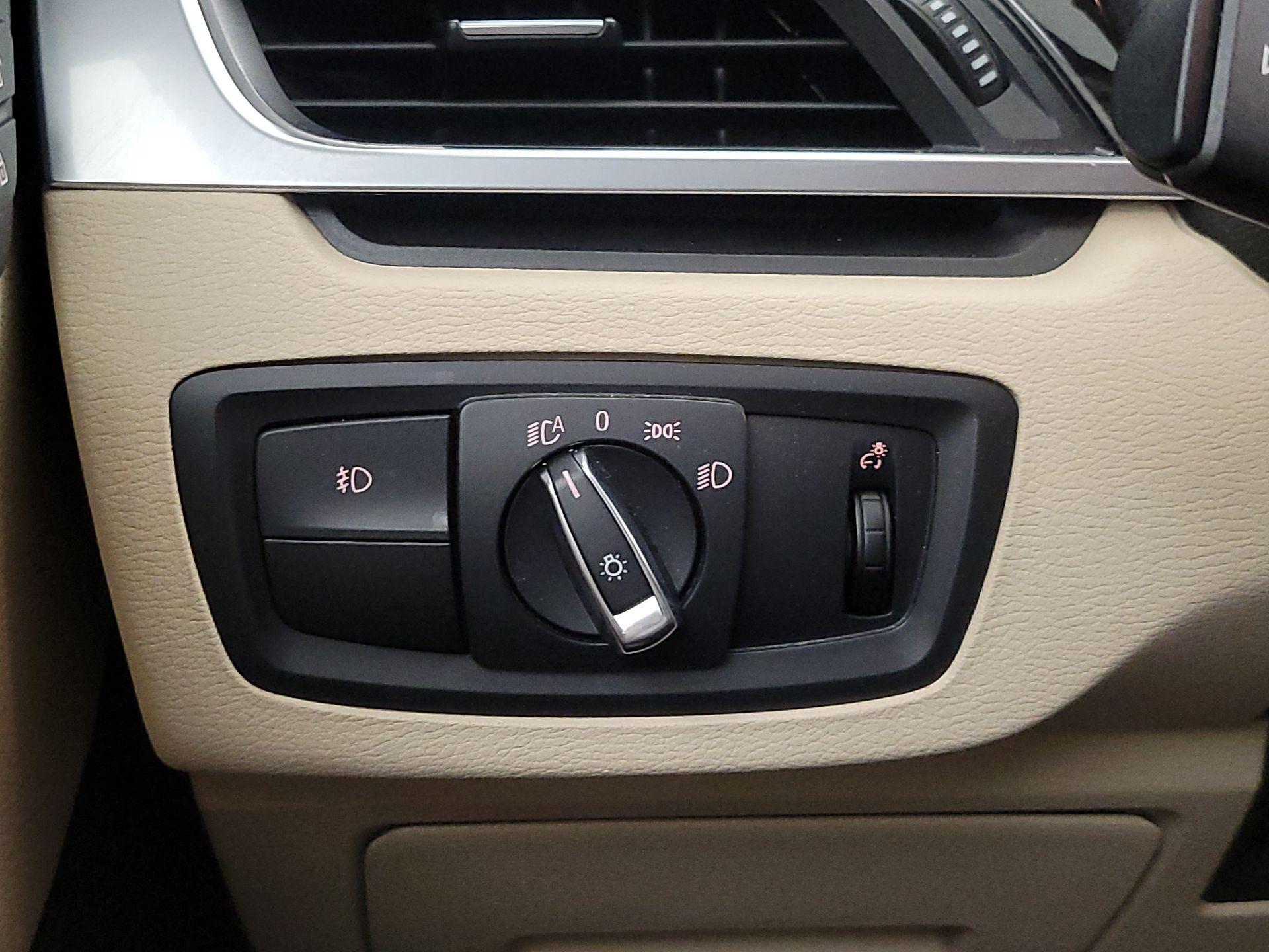 Thumbnail: 2016 BMW X1 - 13