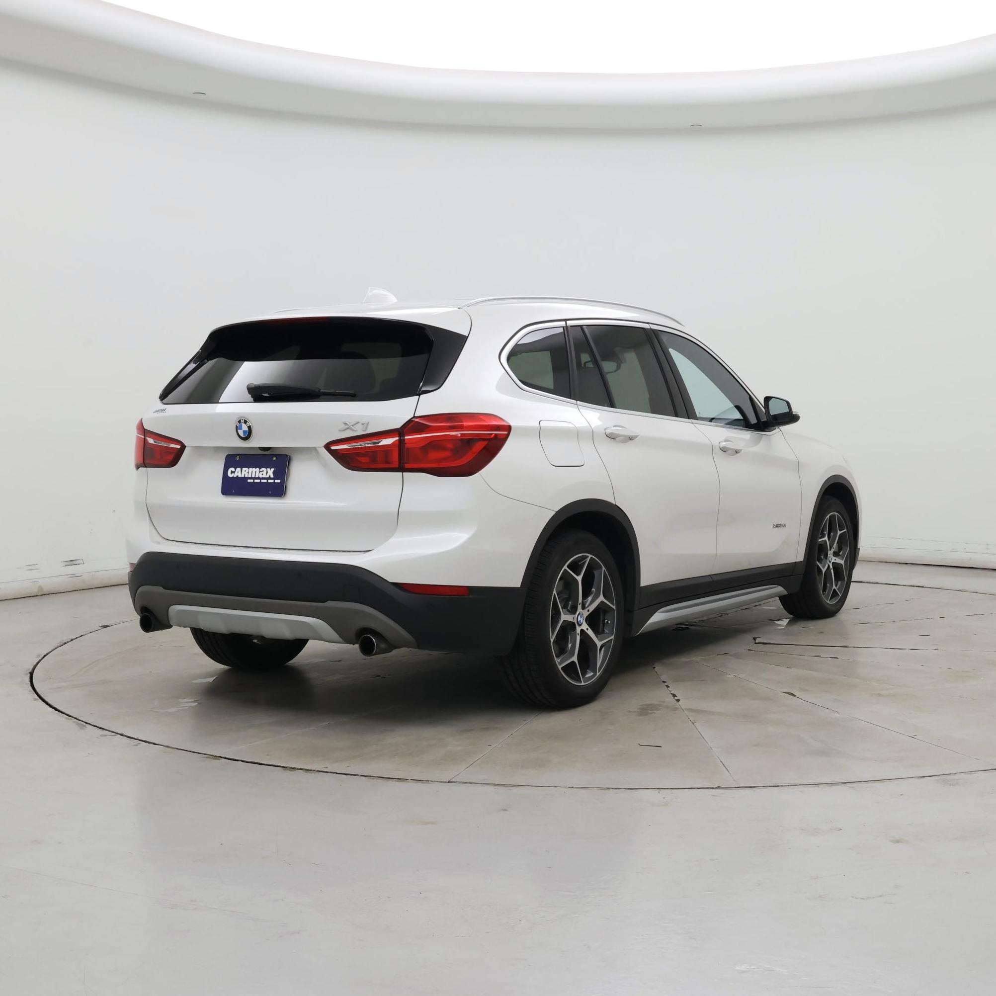 Thumbnail: 2016 BMW X1 - 8