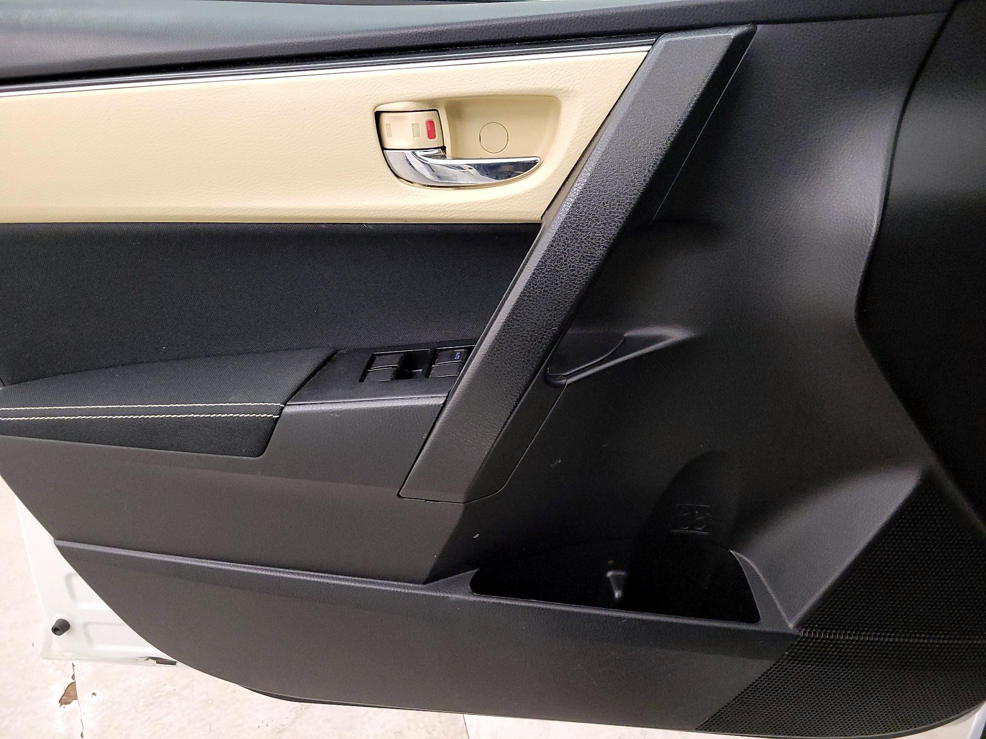 Thumbnail: 2018 Toyota Corolla - 12