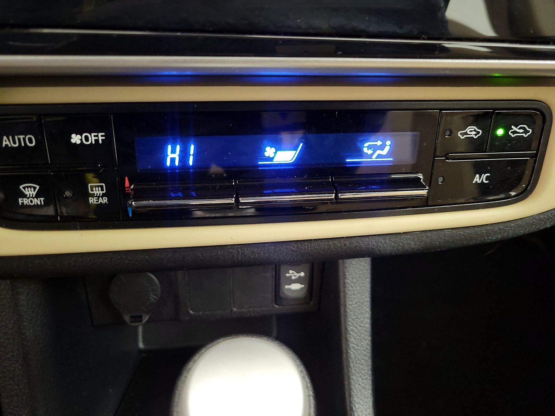 Thumbnail: 2018 Toyota Corolla - 16