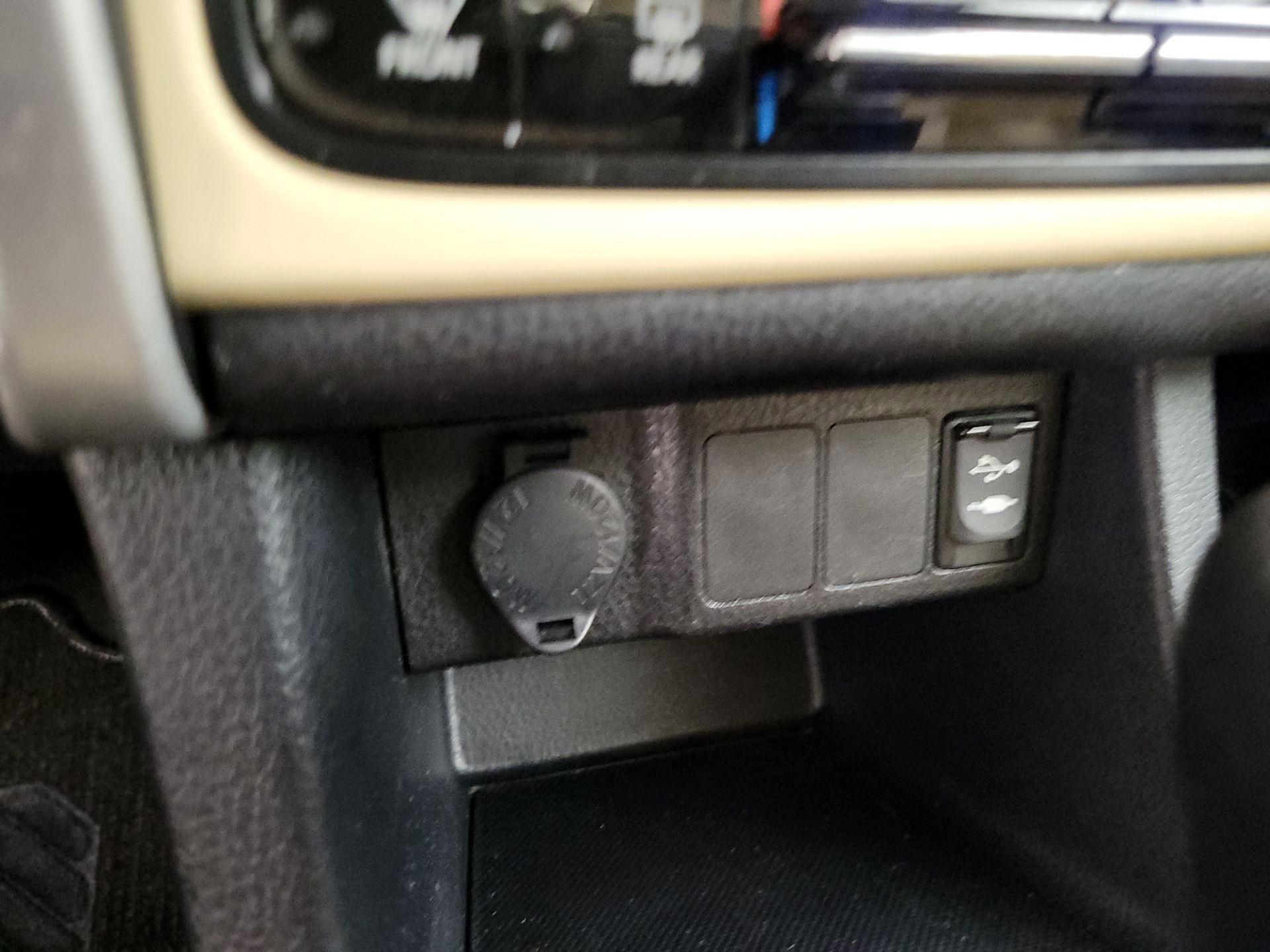 Thumbnail: 2018 Toyota Corolla - 18