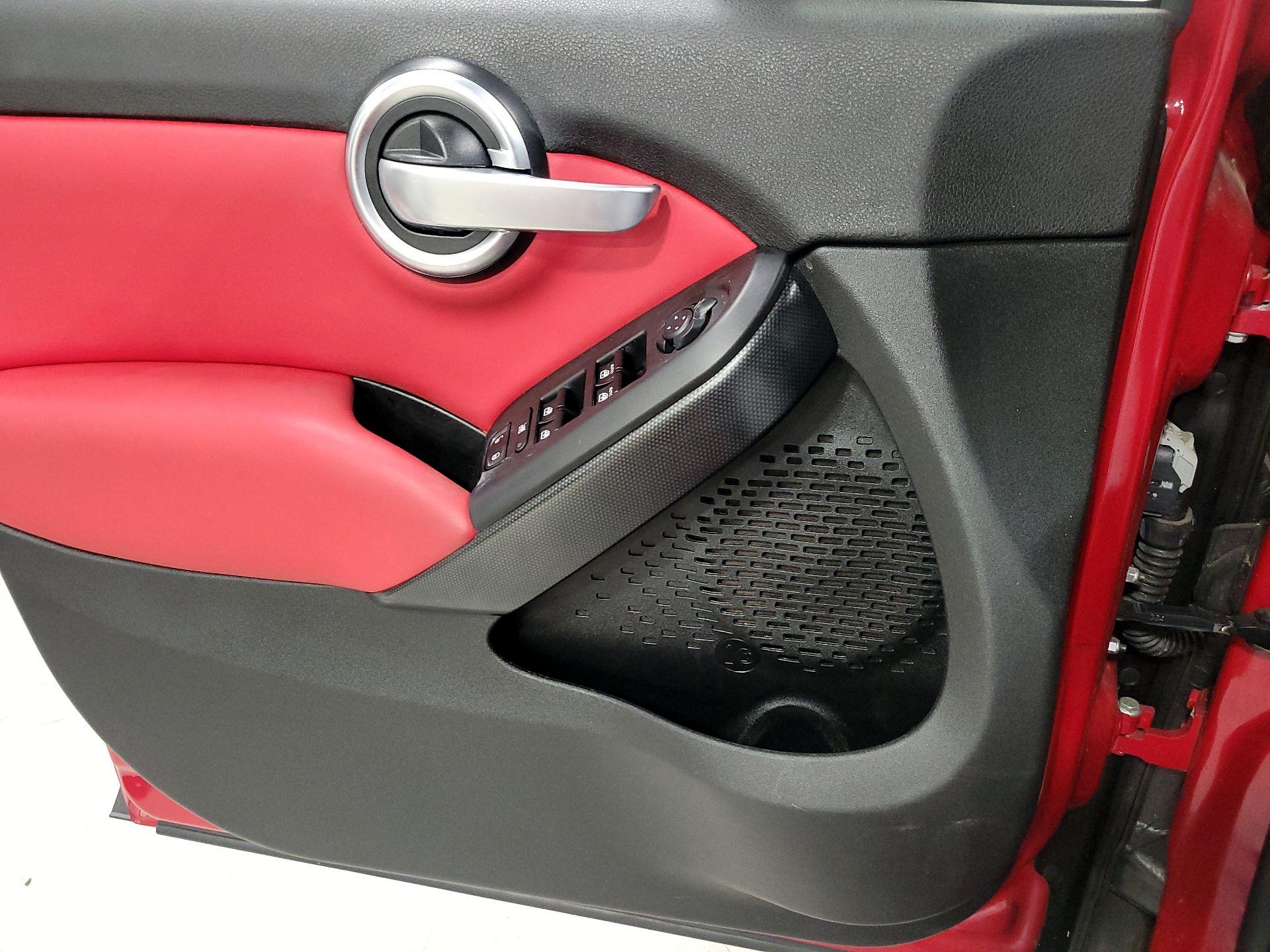 Thumbnail: 2016 Fiat 500X - 12